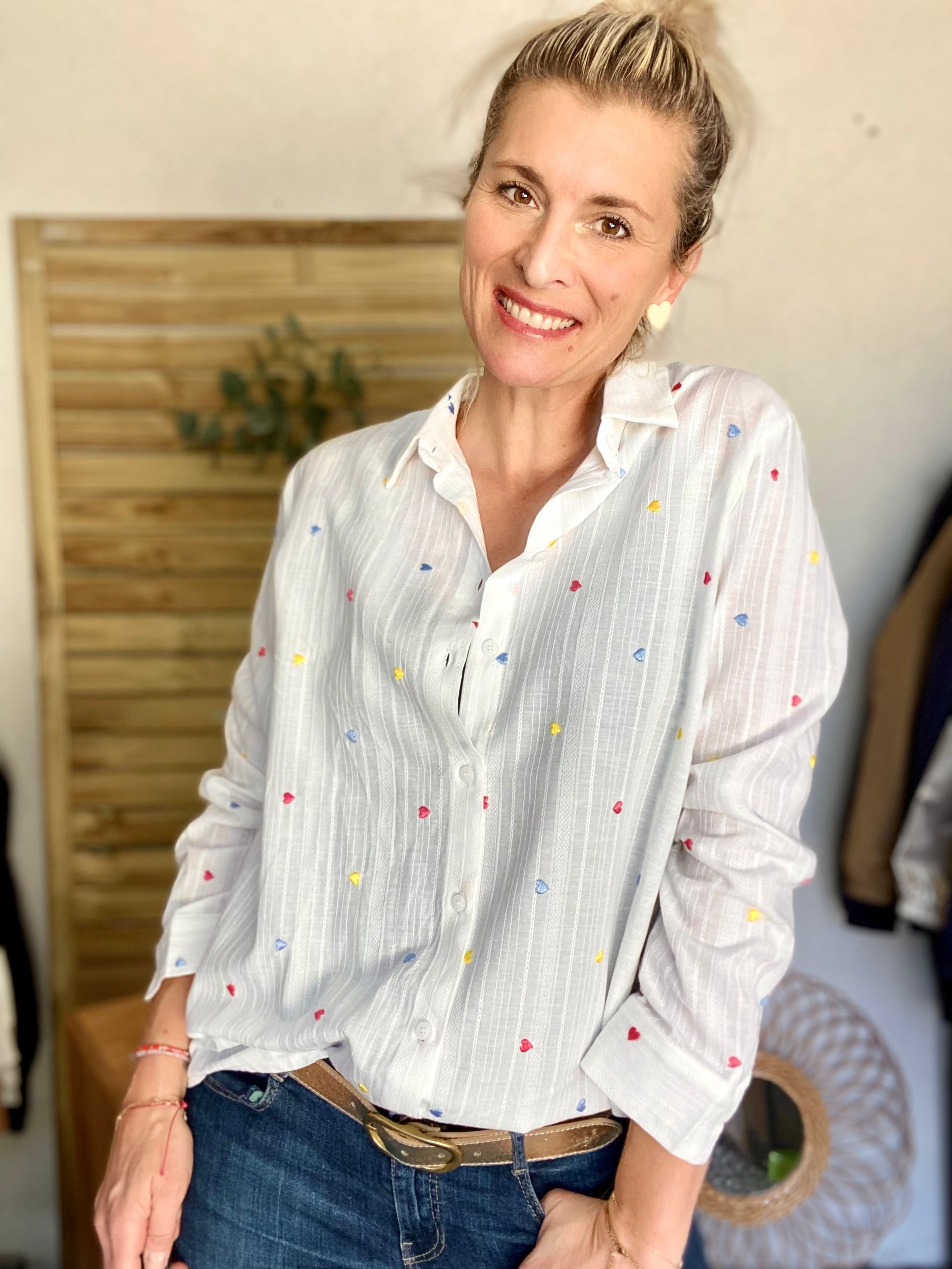 Chemise en coton avec cœurs brodés LÉA - FIN DE SÉRIE