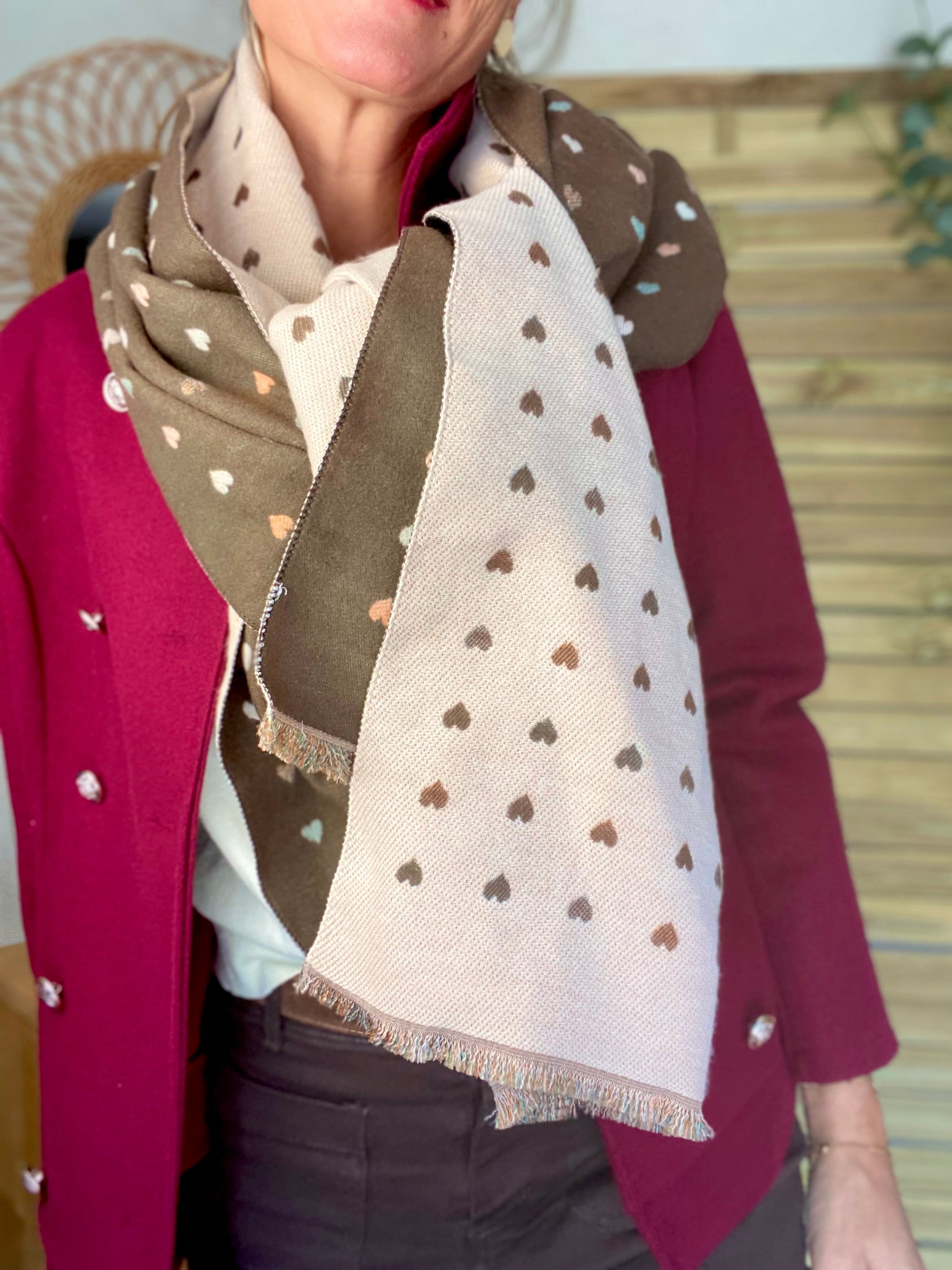 Écharpe douce réversible Coeurs SIMONE - Choco / Beige 💙🩷💛