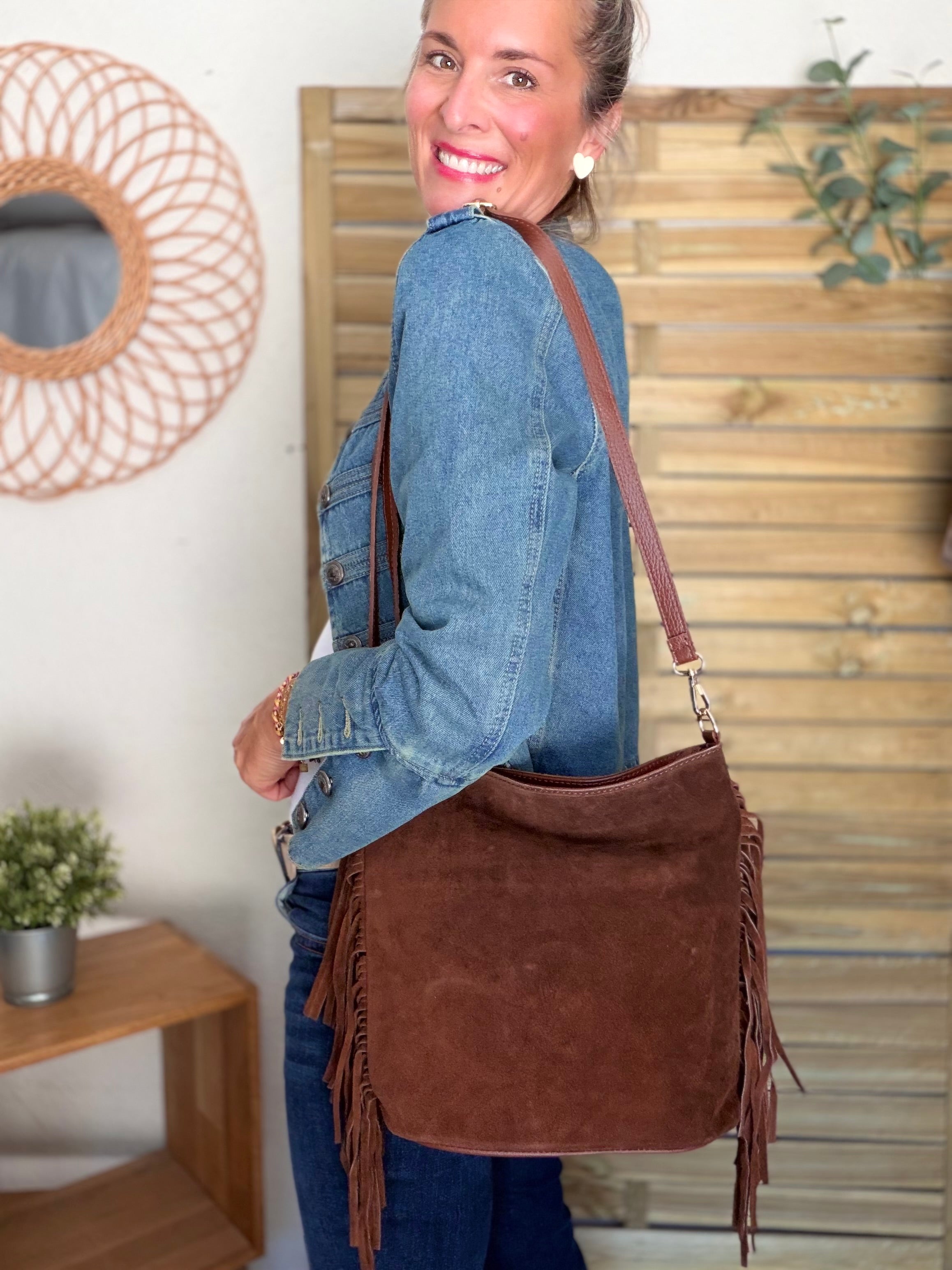 Sac seau en cuir daim avec franges KYLIE - Camel foncé (Café)