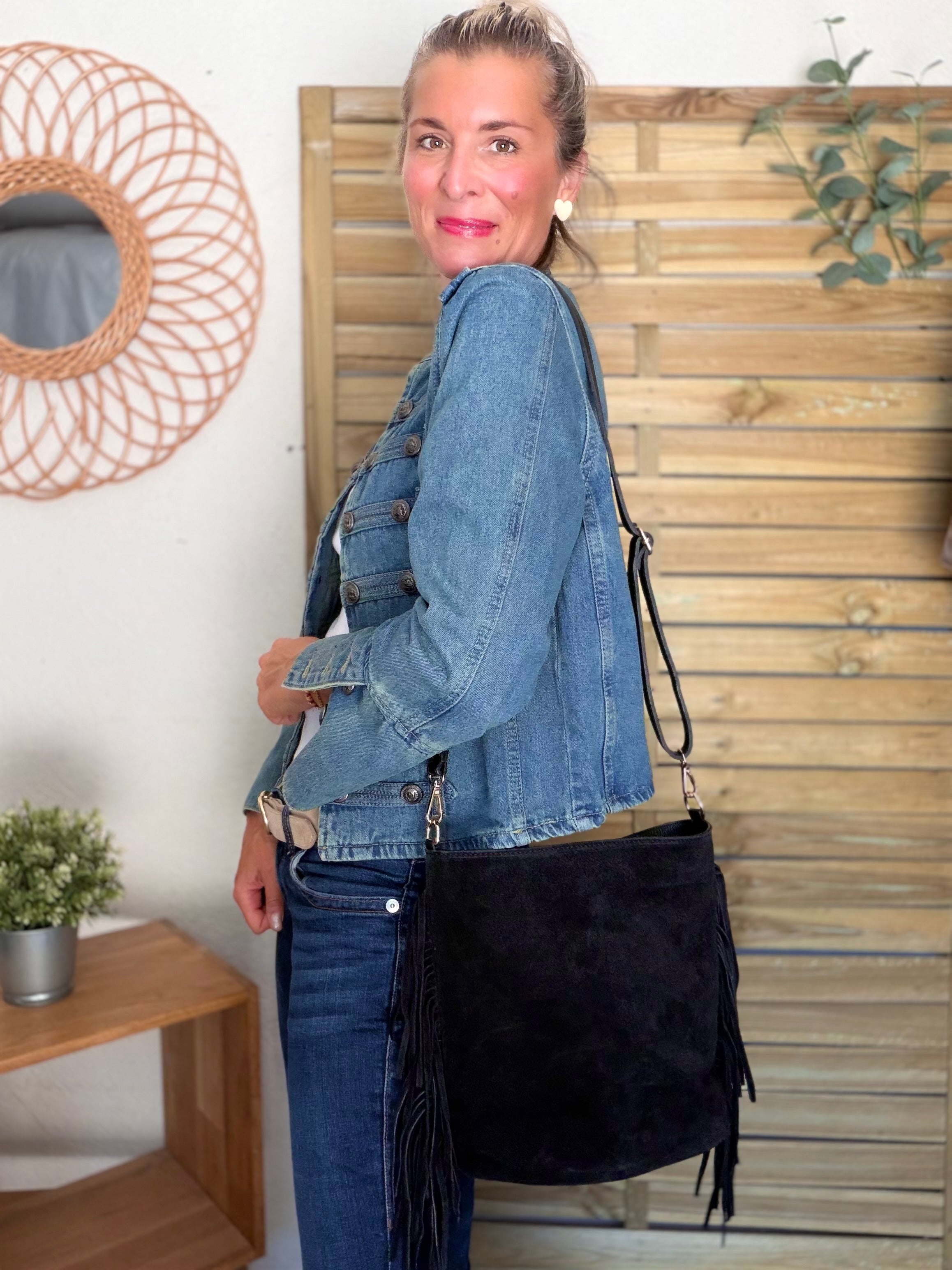 Sac seau en cuir daim avec franges KYLIE - Noir
