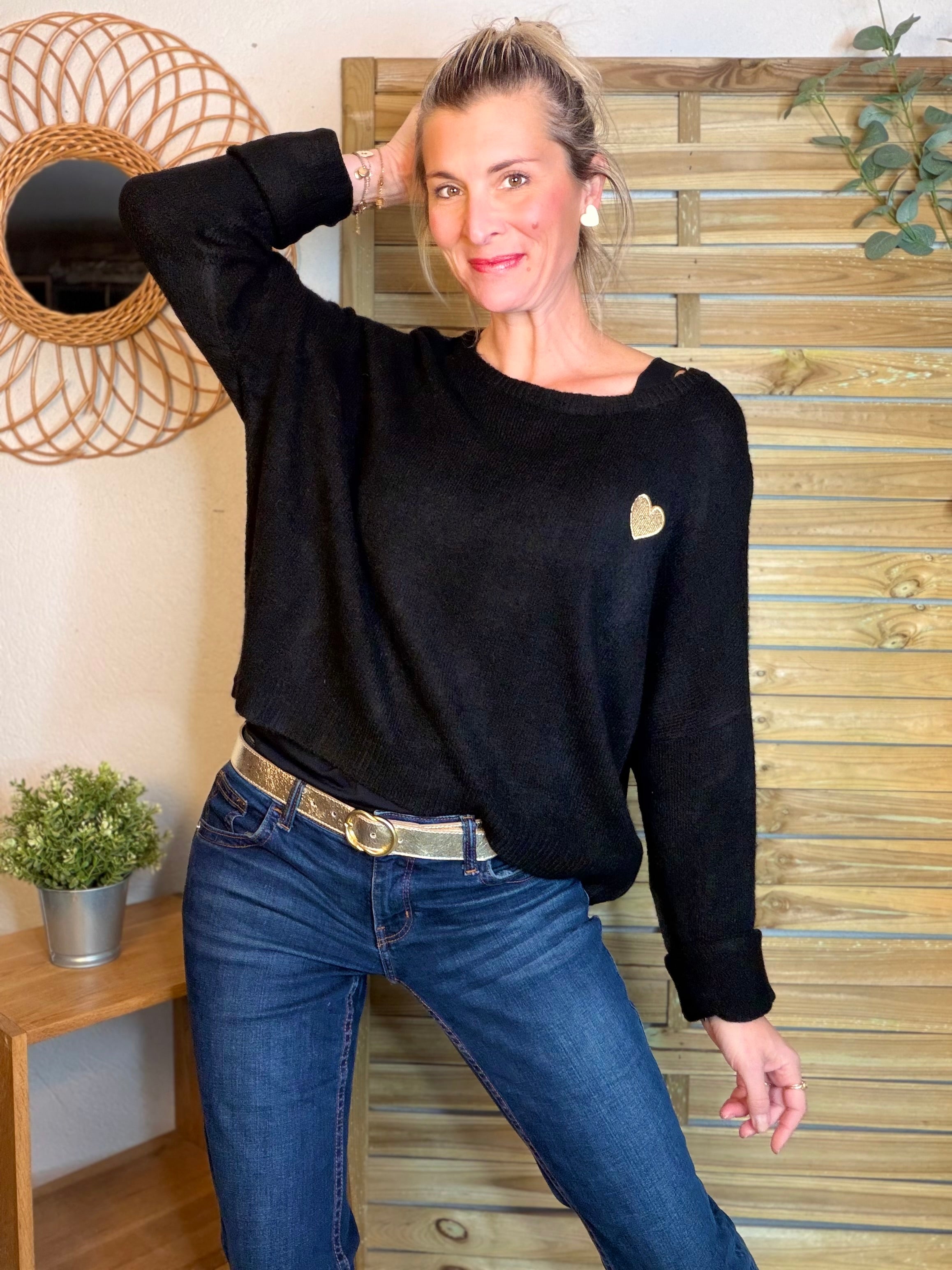 Pull léger en maille cœur doré brodé 💛 MELISSA - Noir