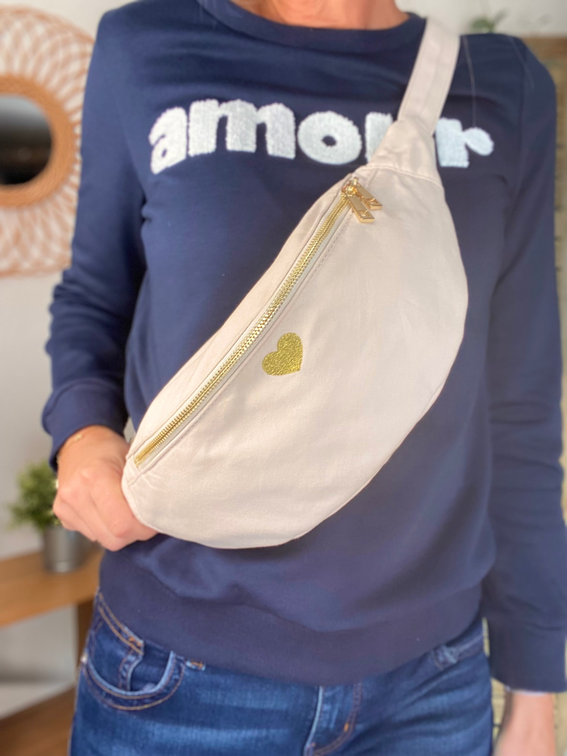 Sac banane en coton Coeur brodé 💛 CASSIDY - Écru