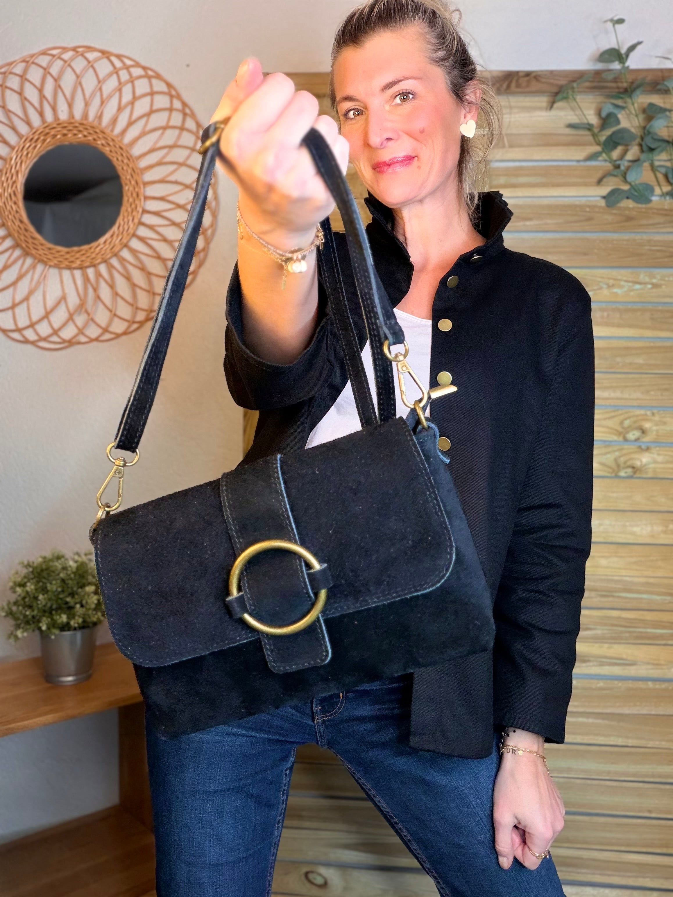 Sac bandoulière en croute de cuir BLAKE - Noir