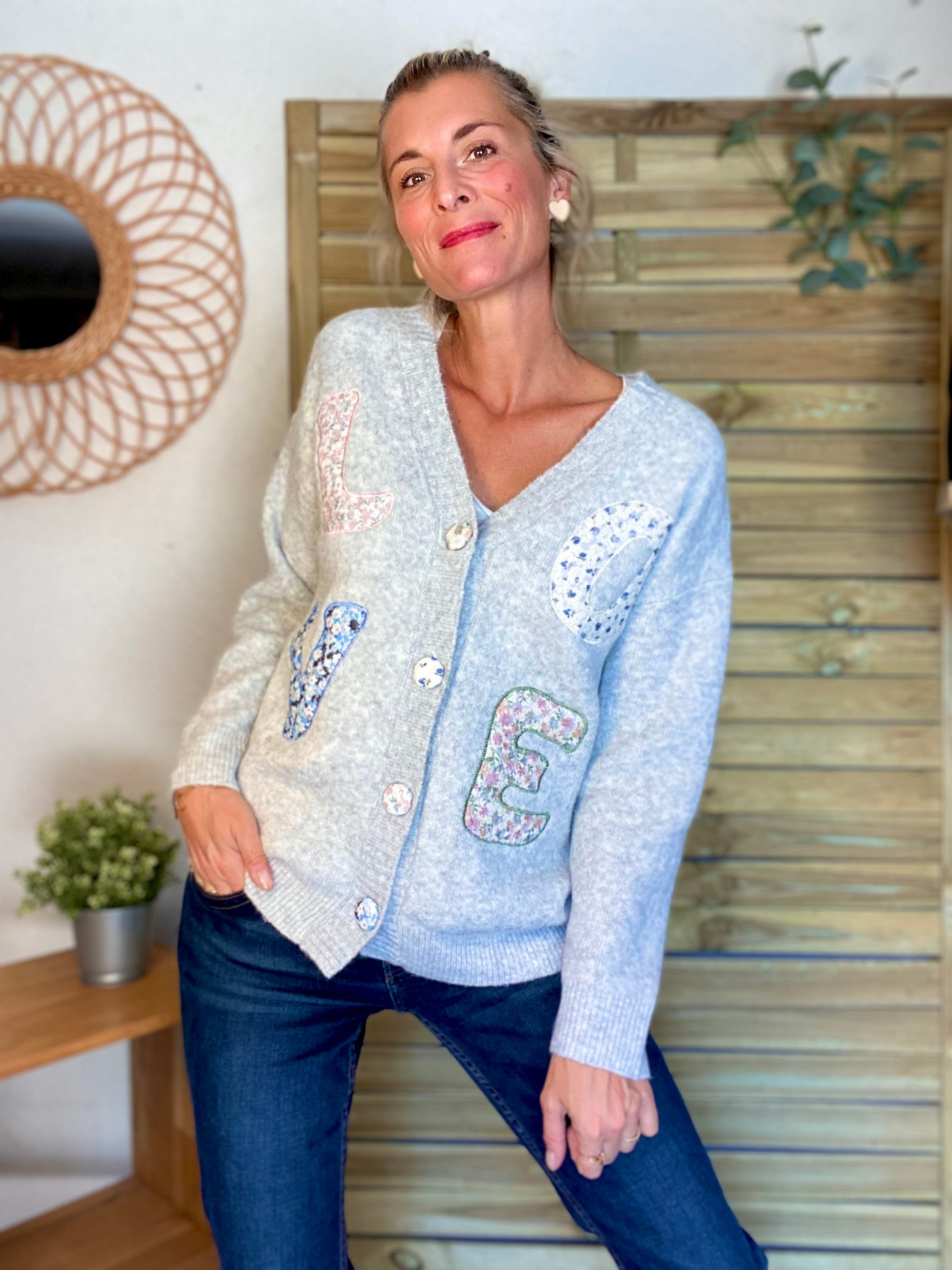 ⚡️ PÉPITES FRIDAY - Gilet LOVE avec empiècements fleuris AVERY