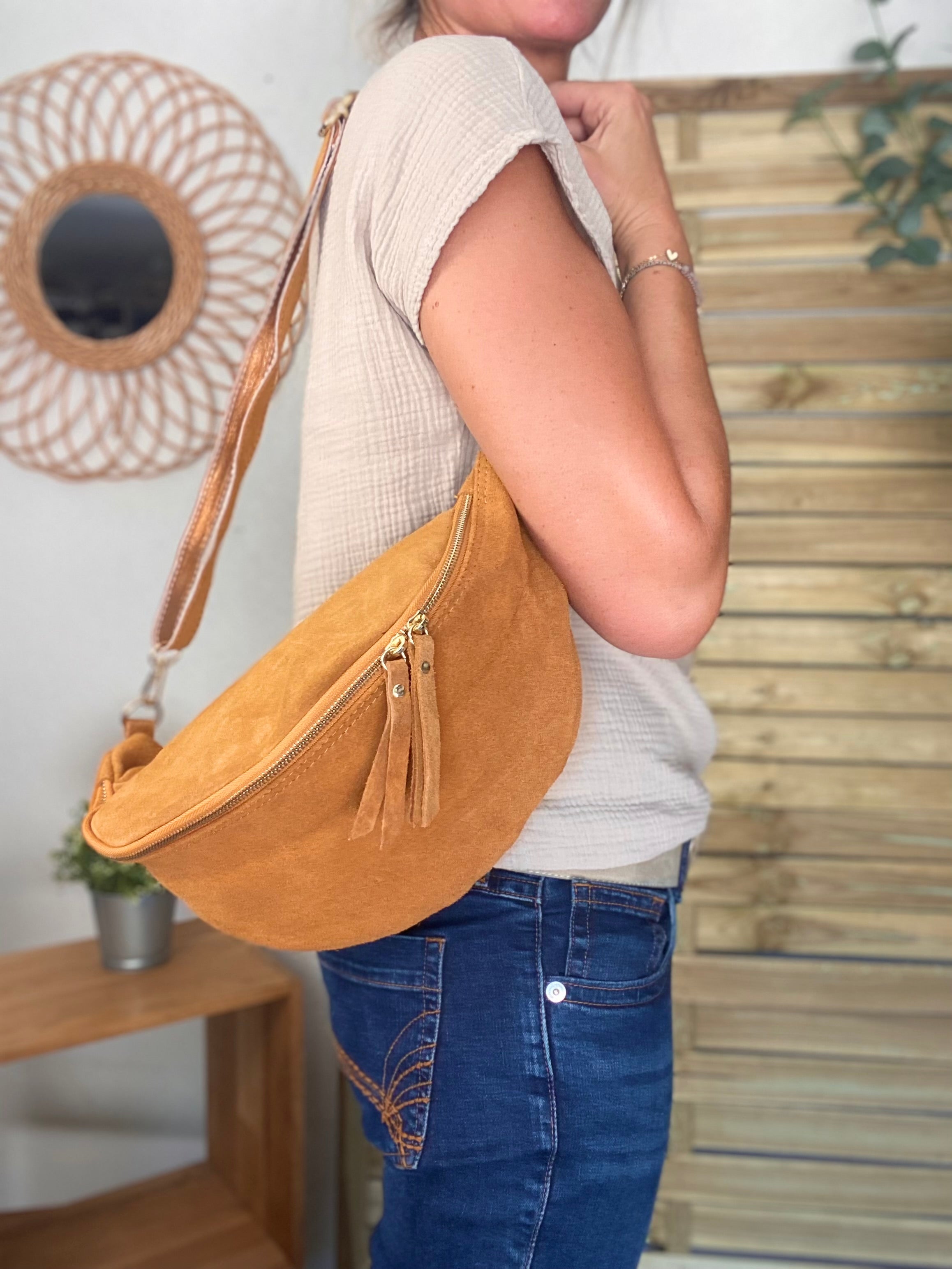 Sac banane XL en croite de cuir - JANE - Camel