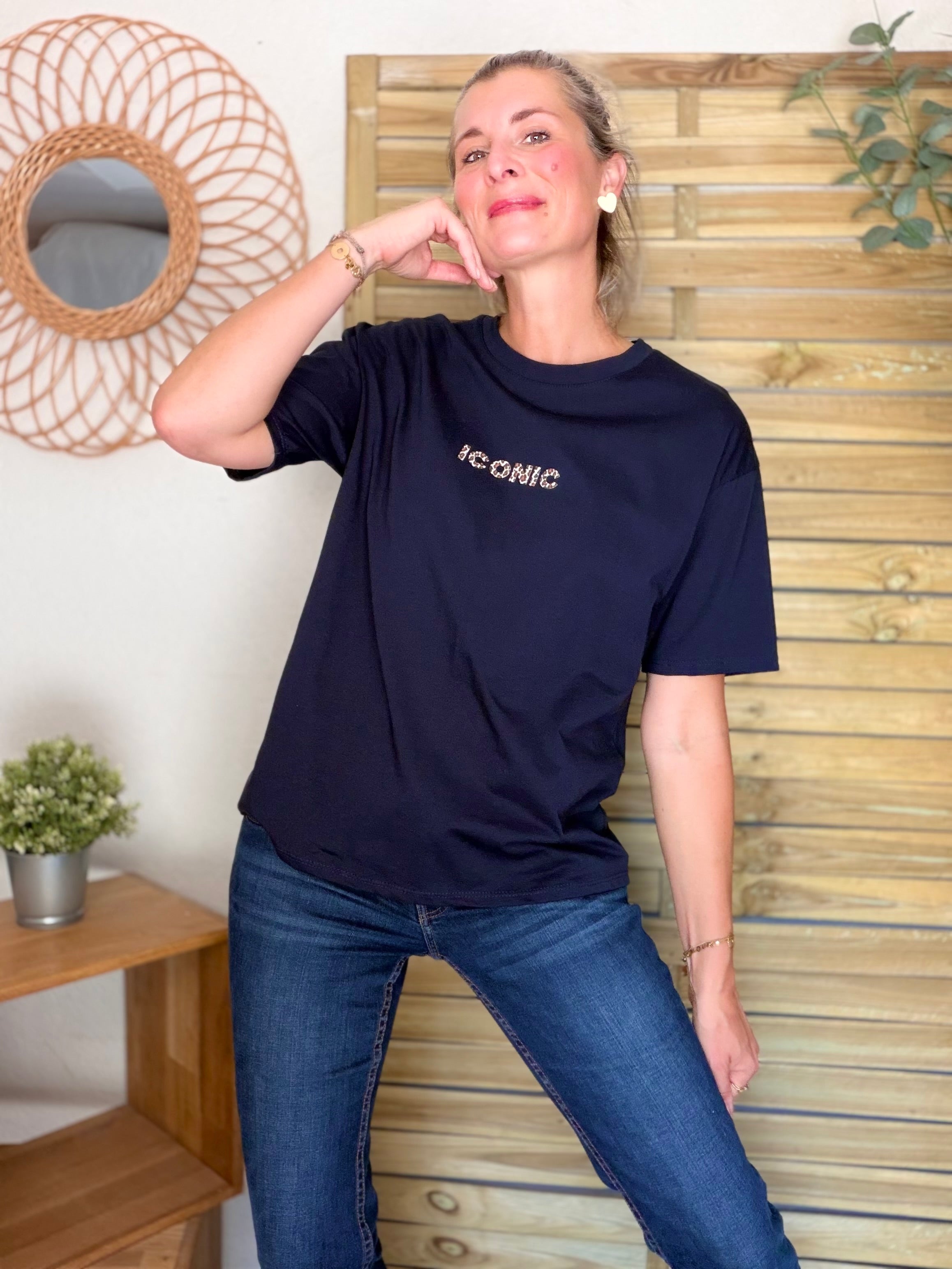 Tee shirt ICONIC Léo LÉONA Bleu marine