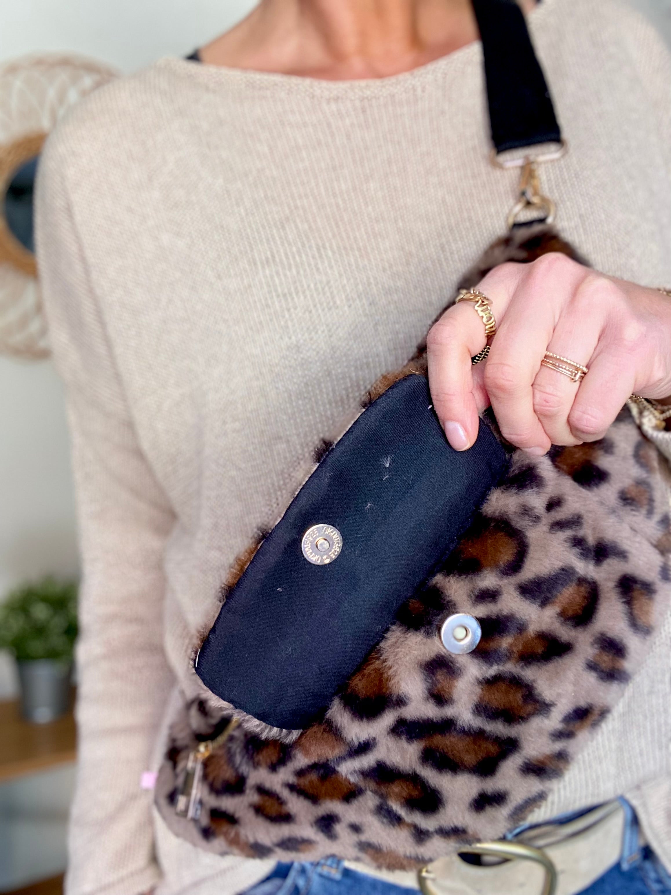 Sac banane XL avec poche avant, fourrure Léo - CHELSEA 🐆