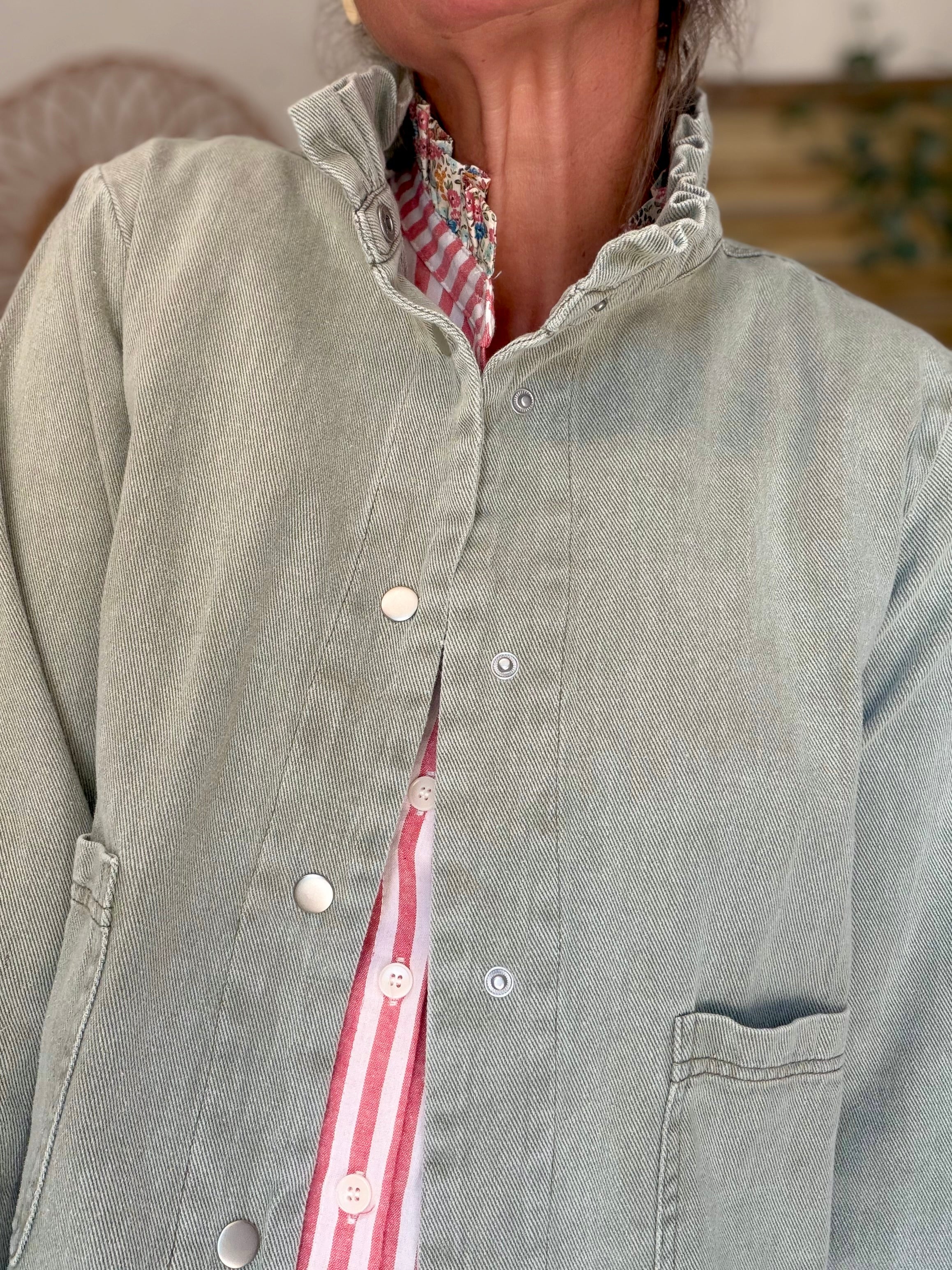 Veste courte légère col volanté JUNE - Kaki clair