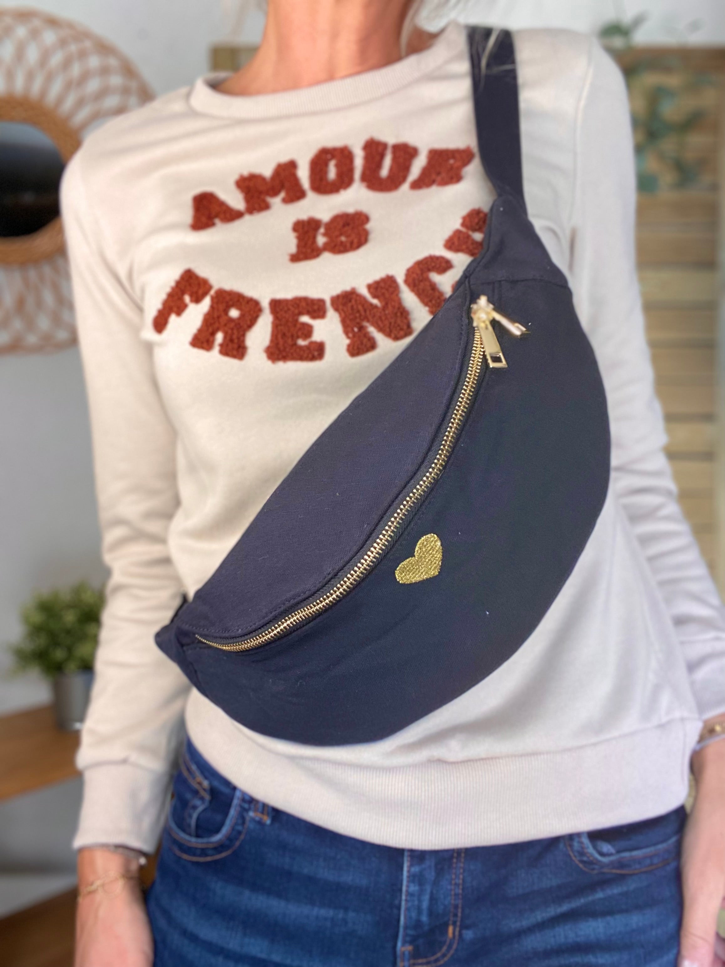 Sac banane en coton Coeur brodé 💛 CASSIDY - Noir