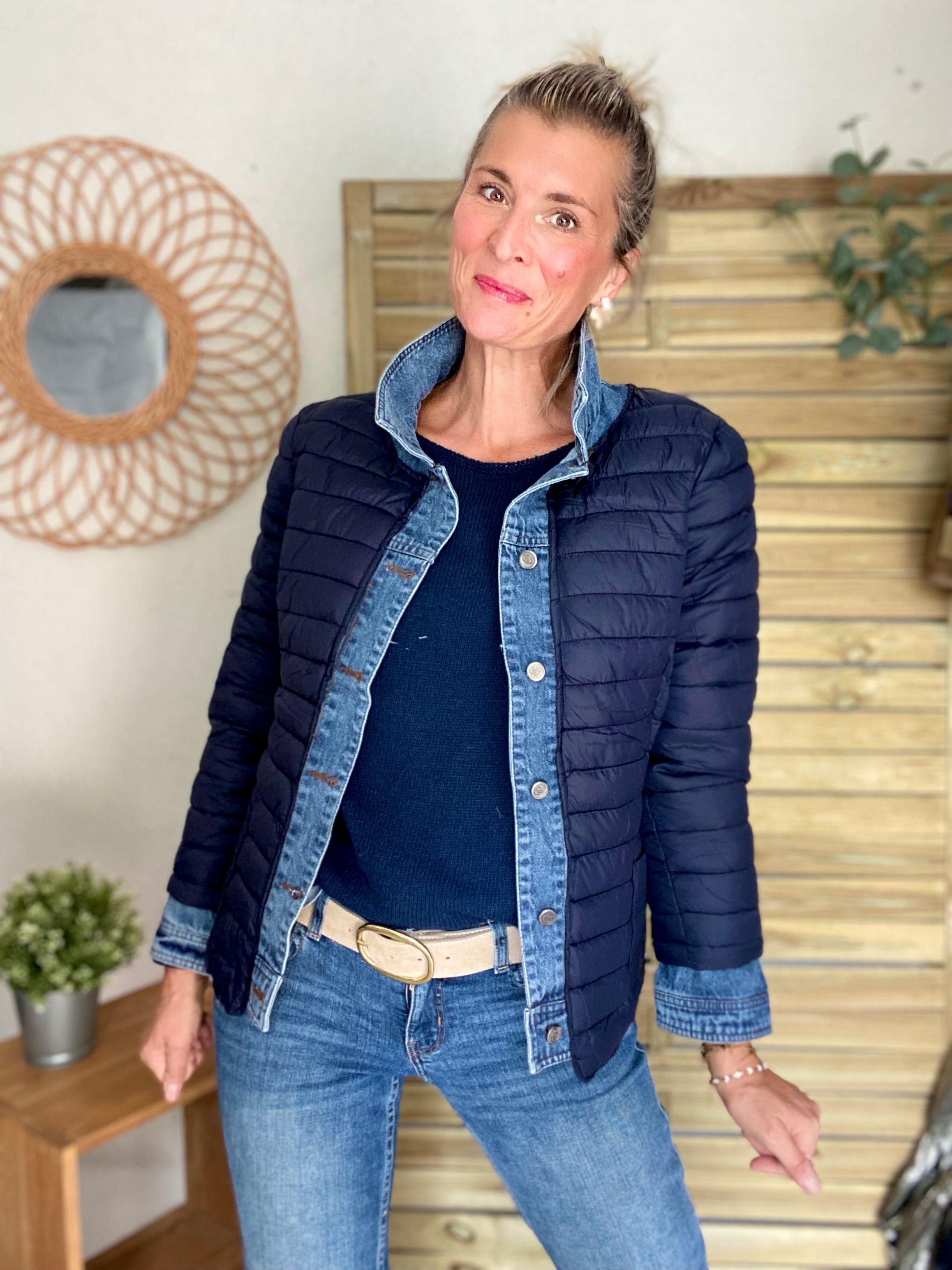 *** PROMO - Tailles 34 (XS), 36 et 52 (6XL) - Veste Jean / Doudoune légère JACKIE - Bleu marine