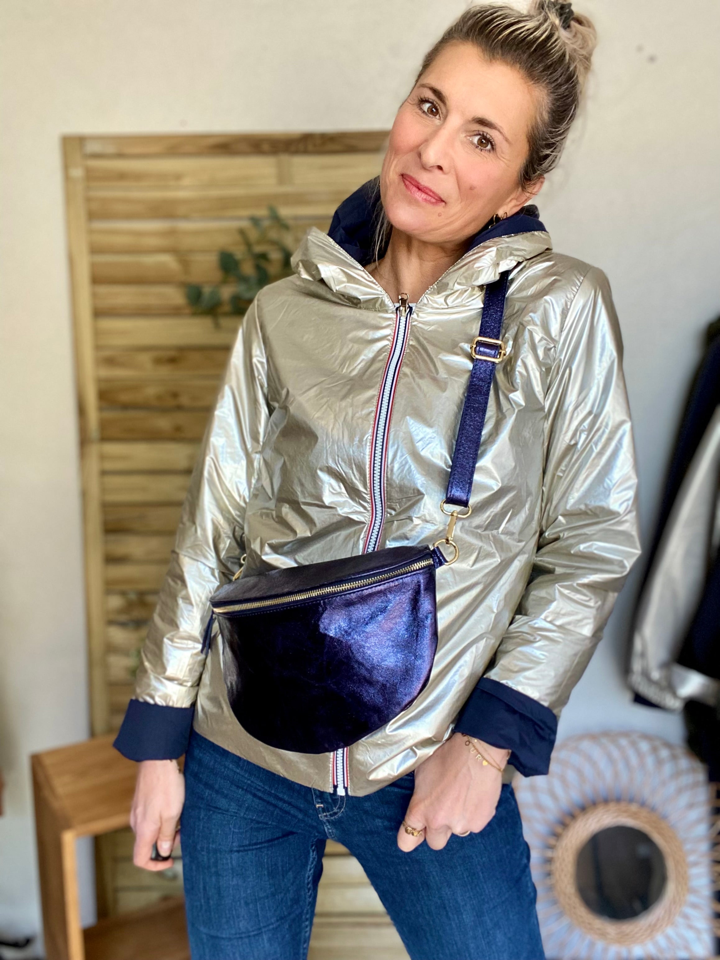 Sac banane XL en cuir irisé 30cm - JANIS - Bleu marine