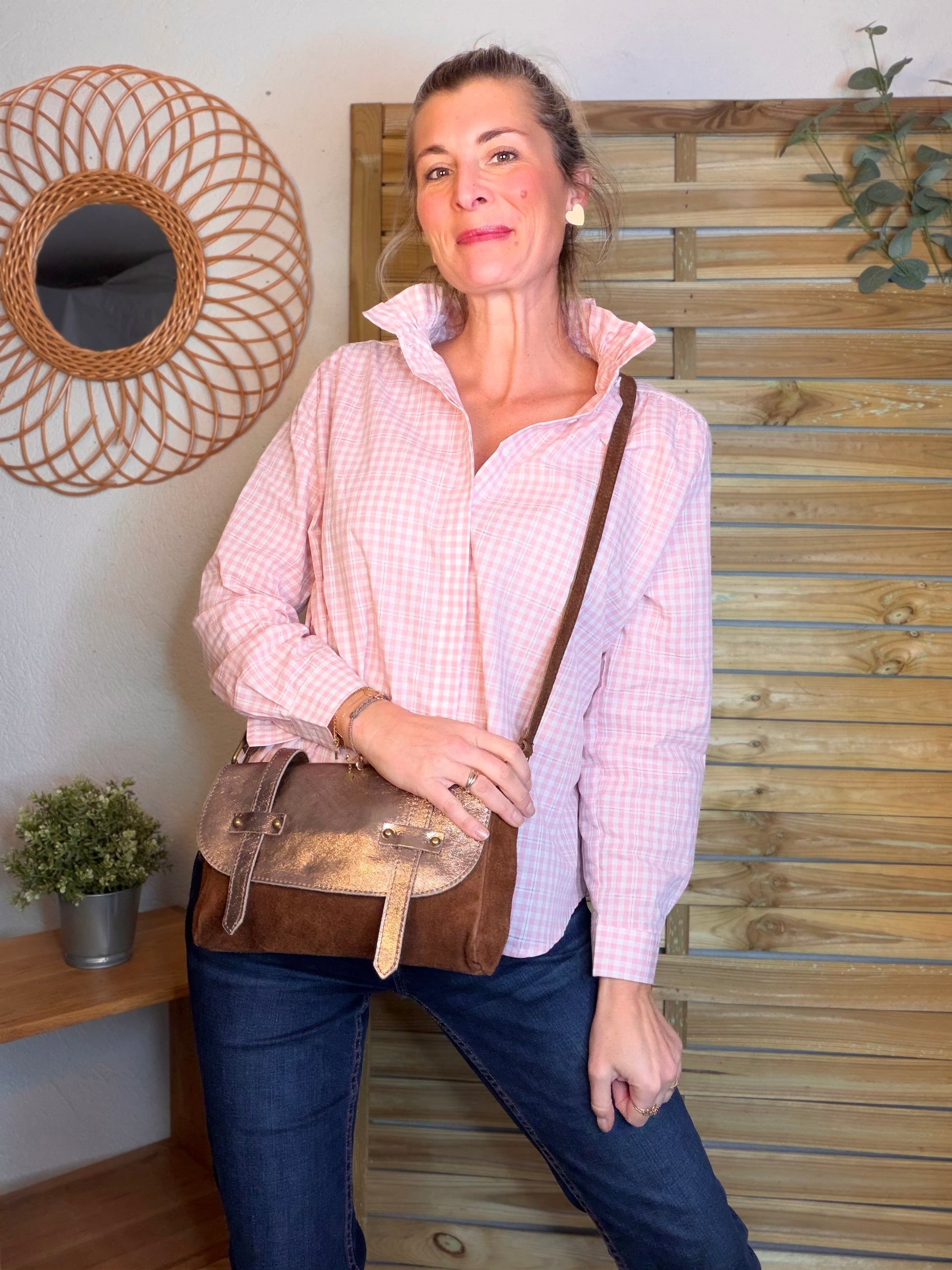 Sac bandoulière en cuir daim et irisé ESMÉE - Choco / Beige