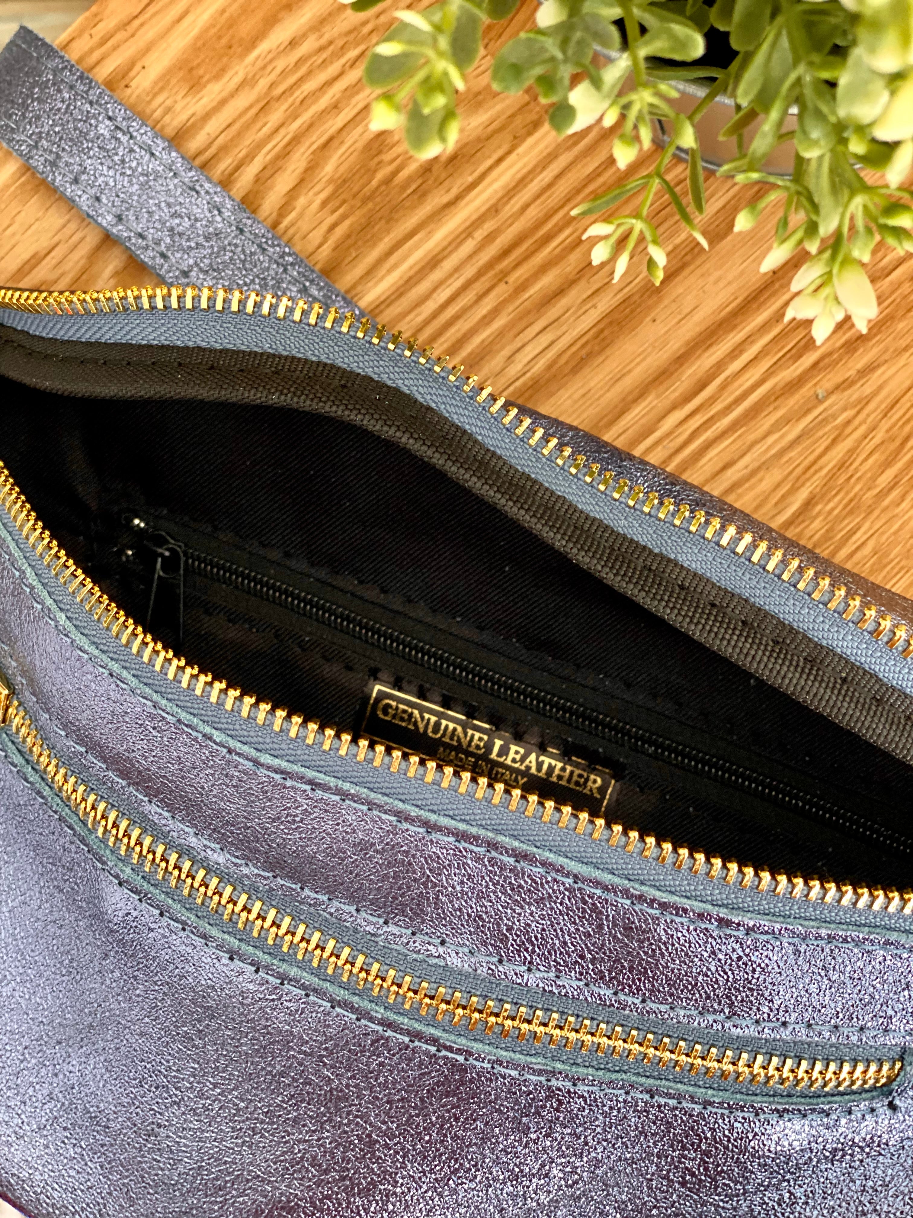 Sac banane en cuir irisé ERYN - Bleu Jean (9 coloris)