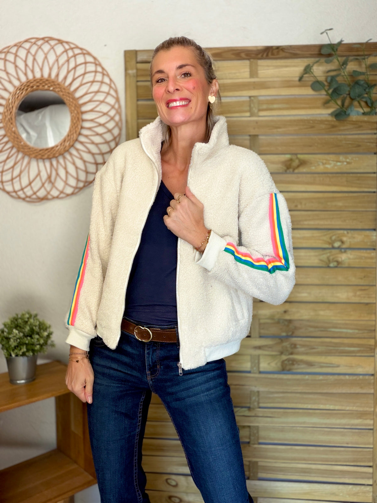 Veste Sherpa zippée bandes Arc-en-ciel CORALIE Beige🌈