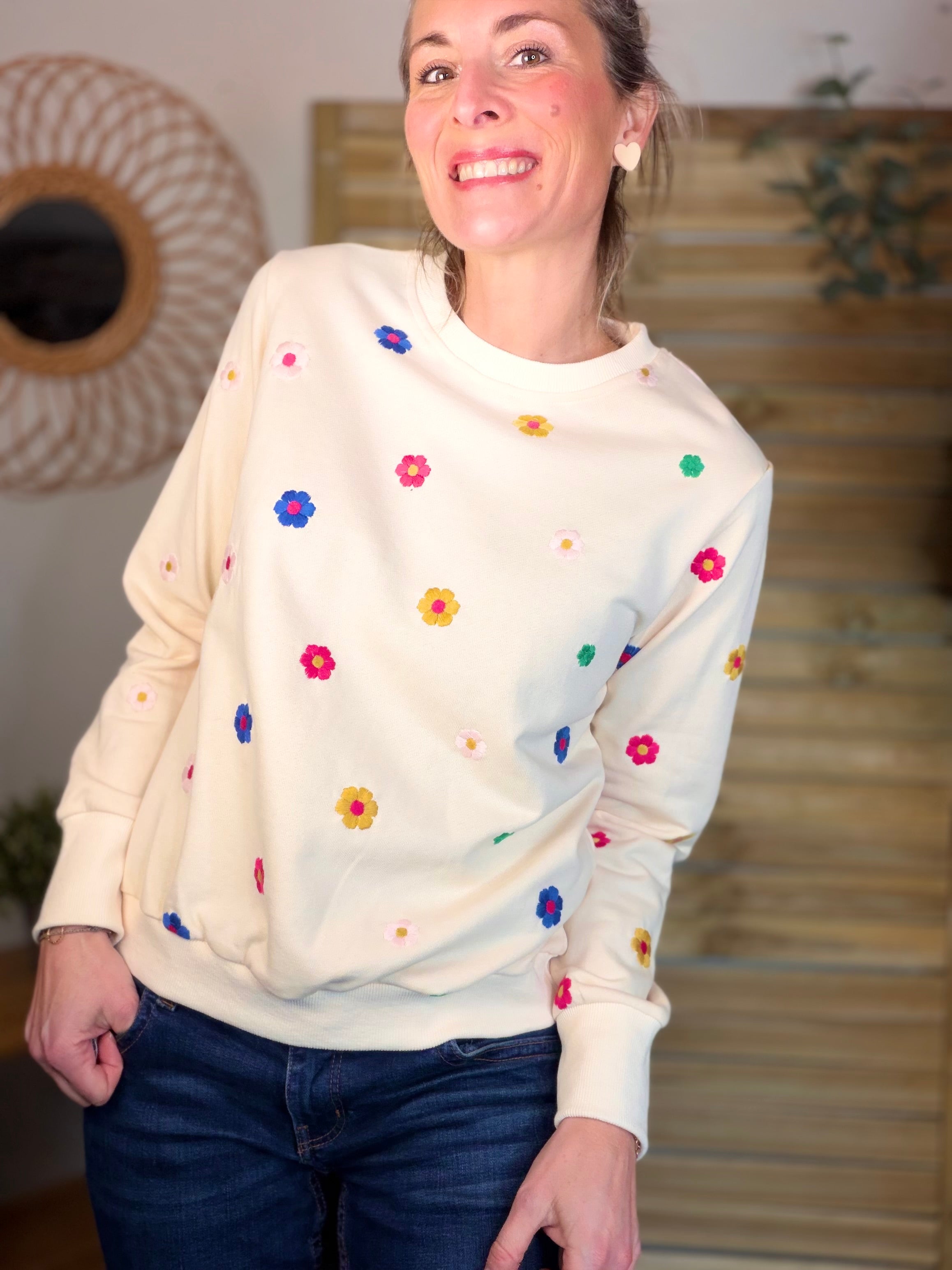 Sweat Beige fleurs multico brodés 🌸 ELISA