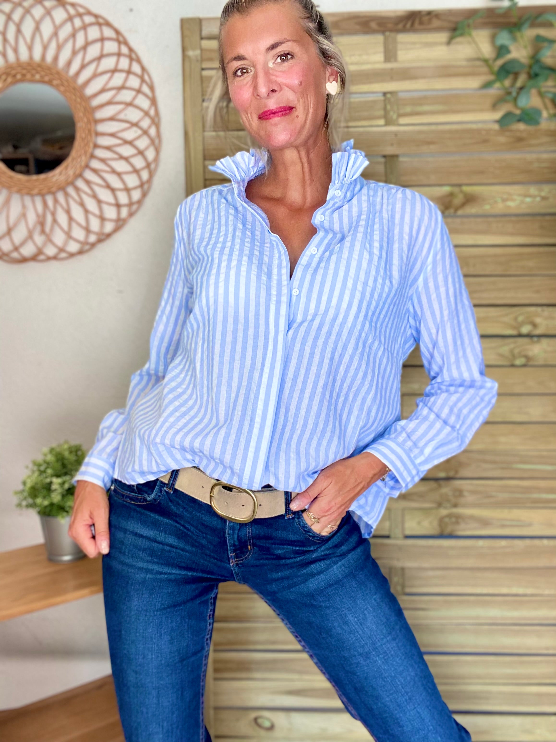 Chemise à rayures bleues, col volanté CHARLOTTE