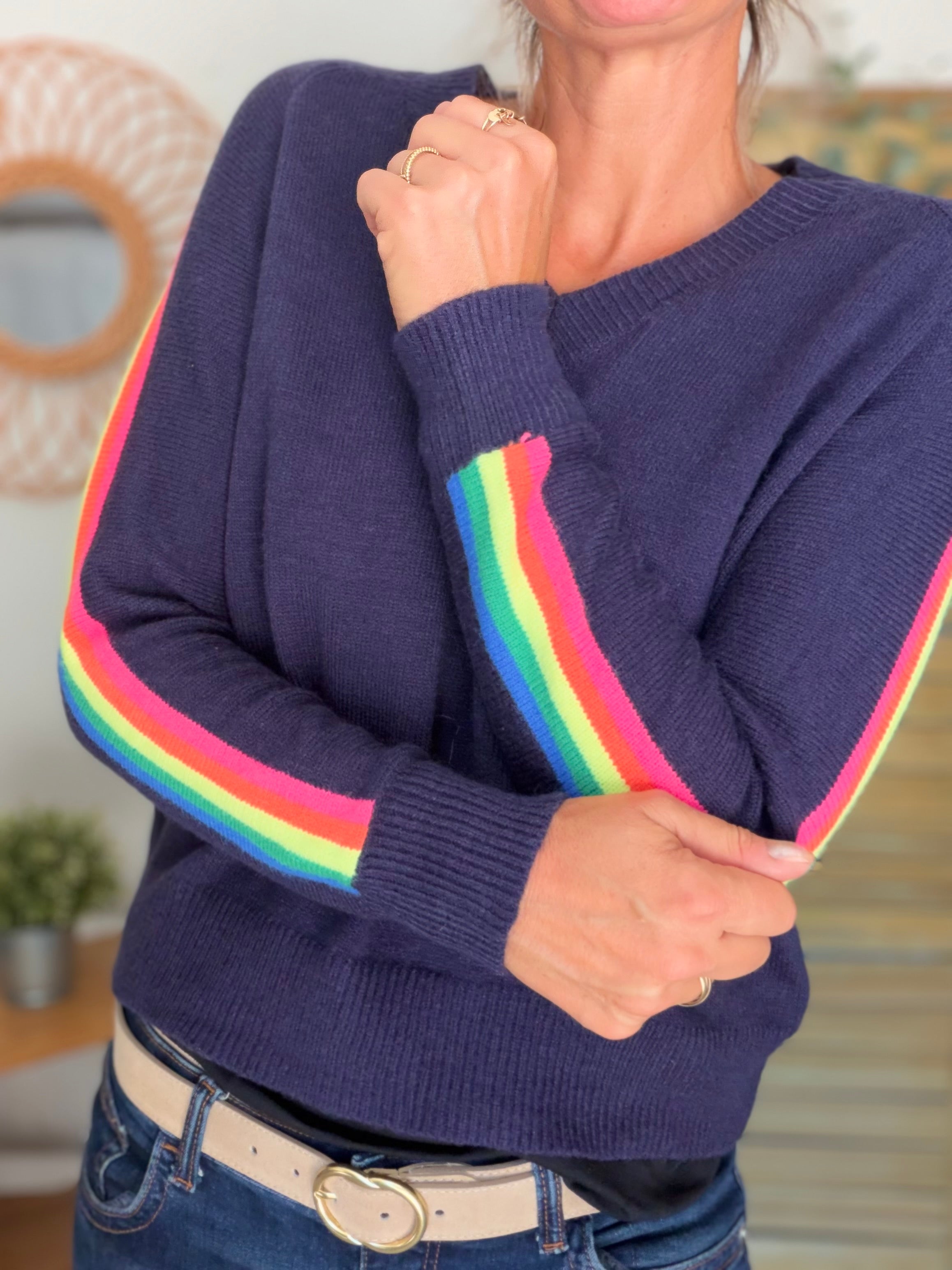 Pull épais avec bandes colorées, col V - RAINBOW 🌈 Bleu marine - Winter 2026
