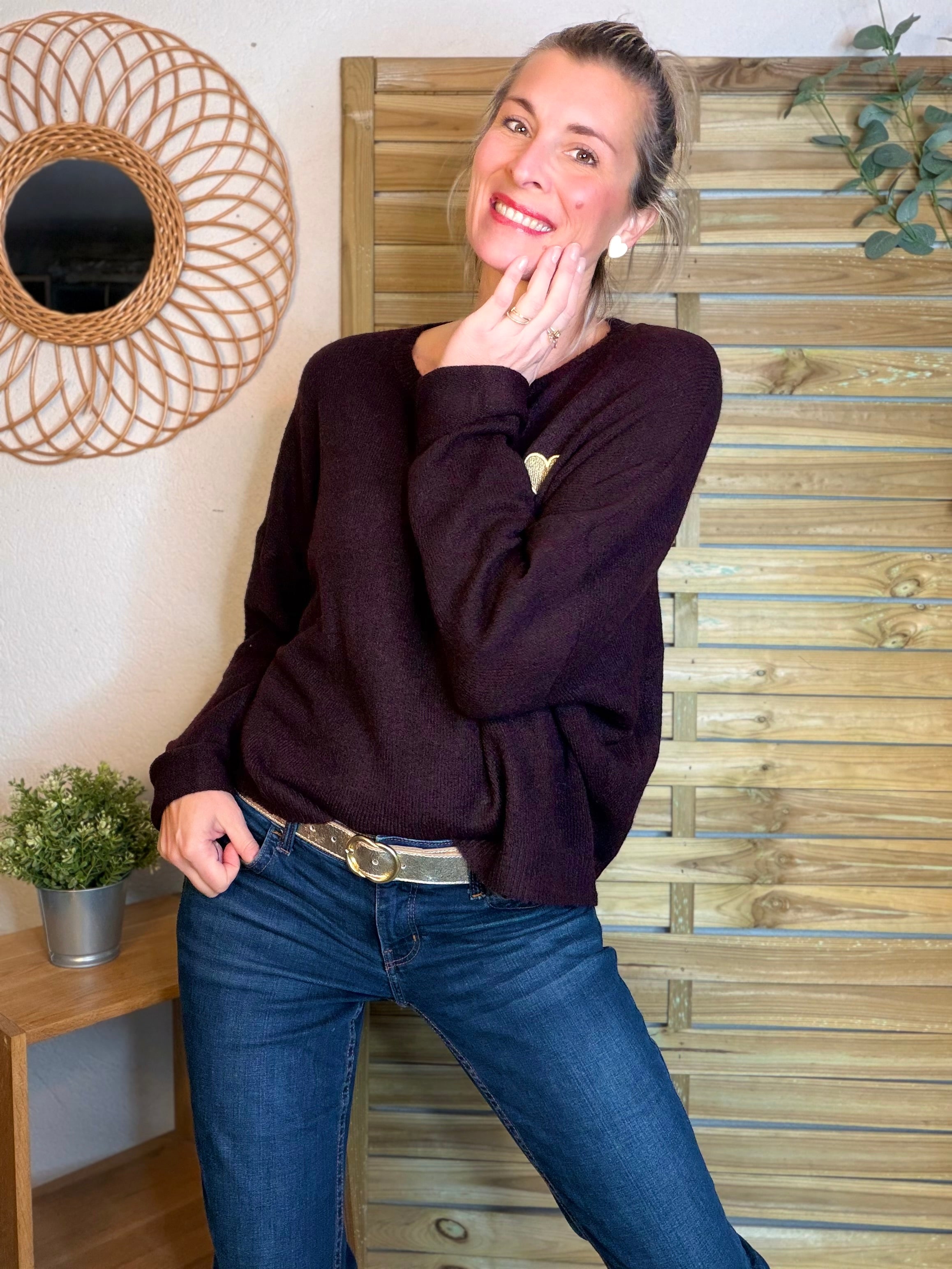 Pull léger en maille cœur doré brodé 💛 MELISSA - Aubergine