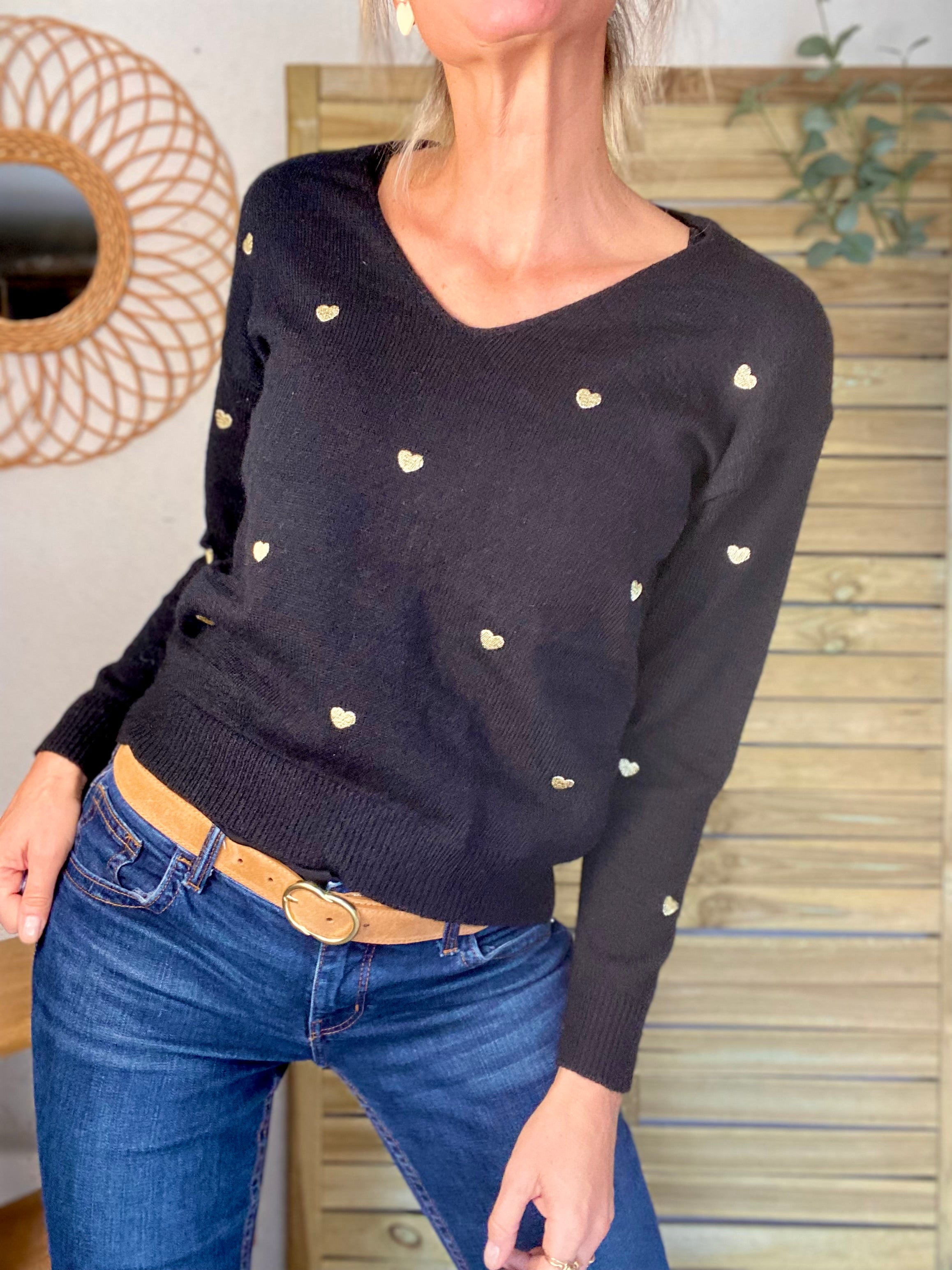⚡️ PÉPITES FRIDAY - Pull noir avec coeurs brodés💛 NANCY