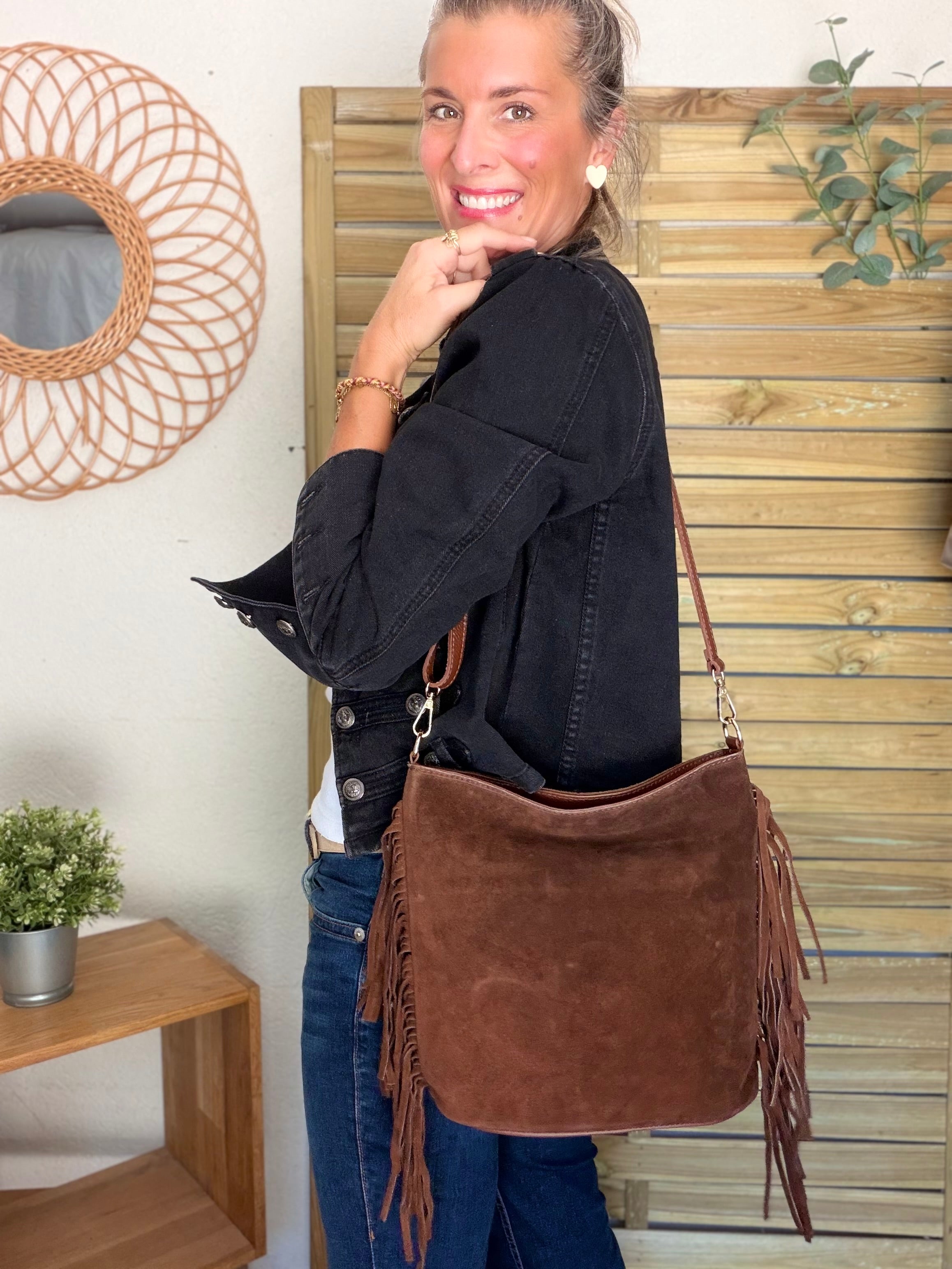 Sac seau en cuir daim avec franges KYLIE - Camel foncé (Café)