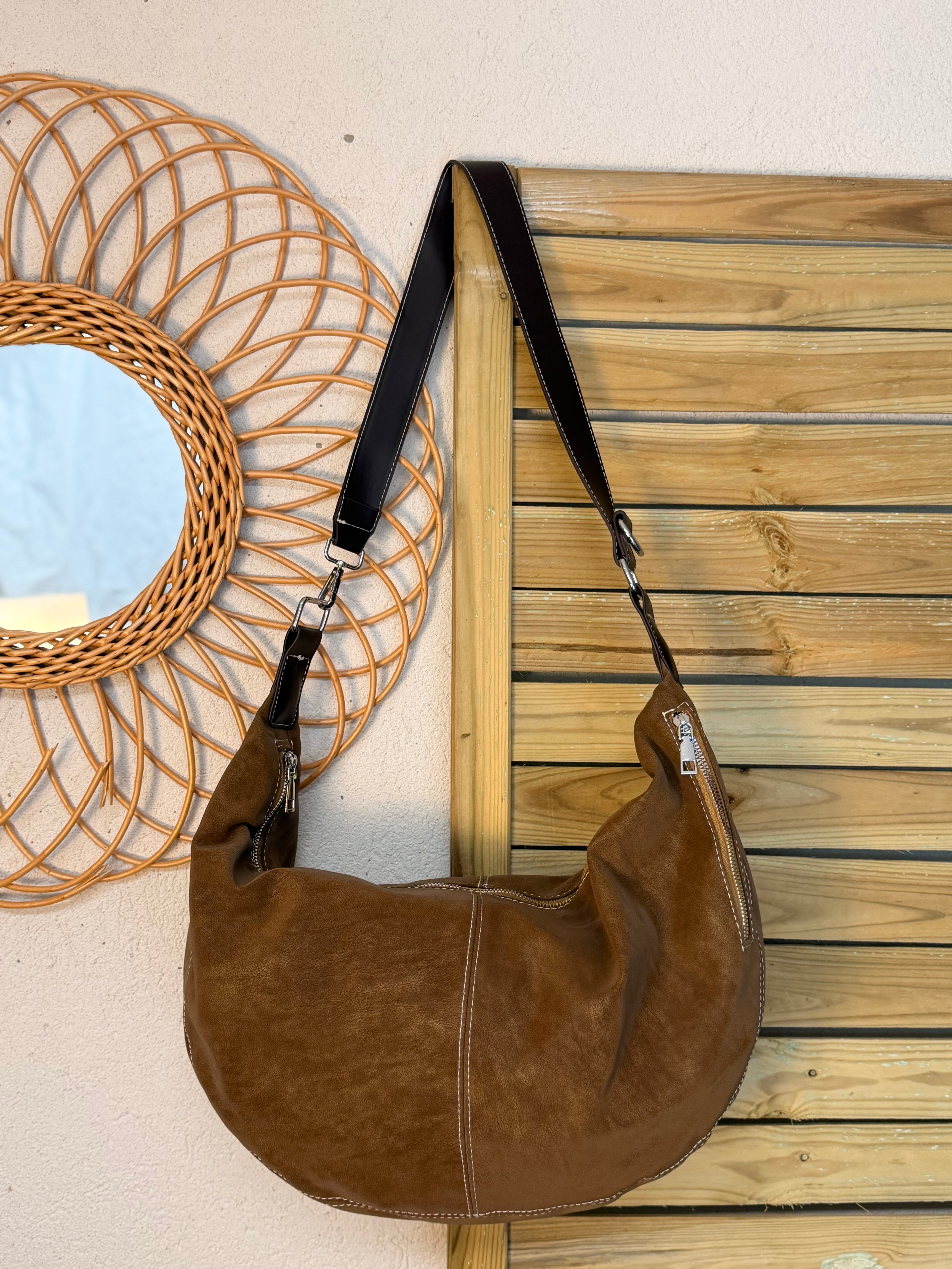 Sac besace XXL en simili cuir brossé - HAROLD Taupe