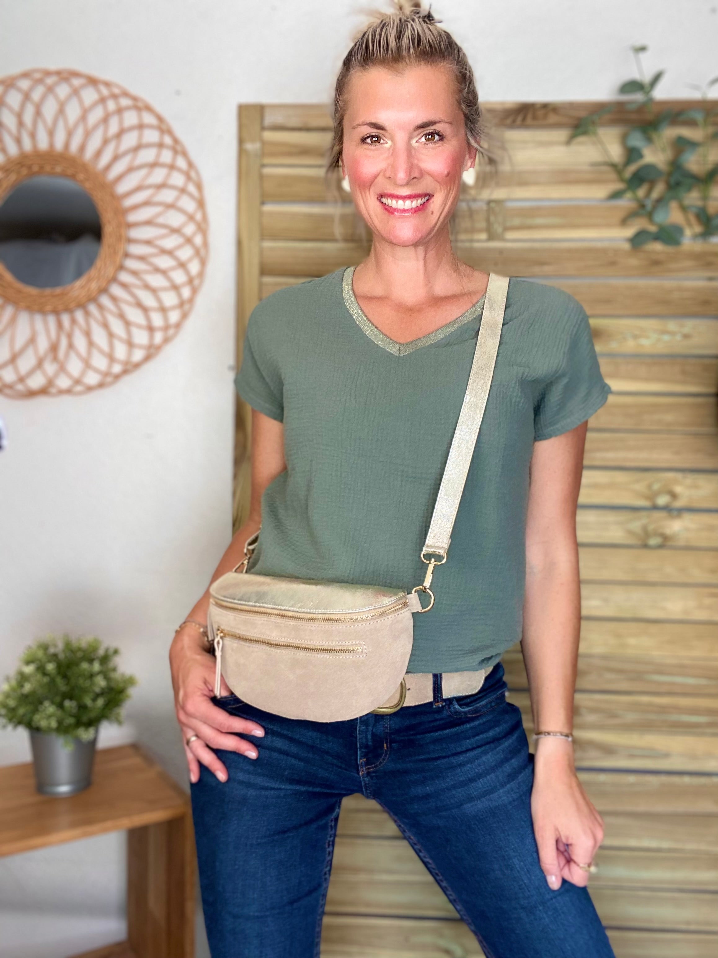 Sac banane en croûte de cuir et irisé + poche avant ALISON - Beige / Doré
