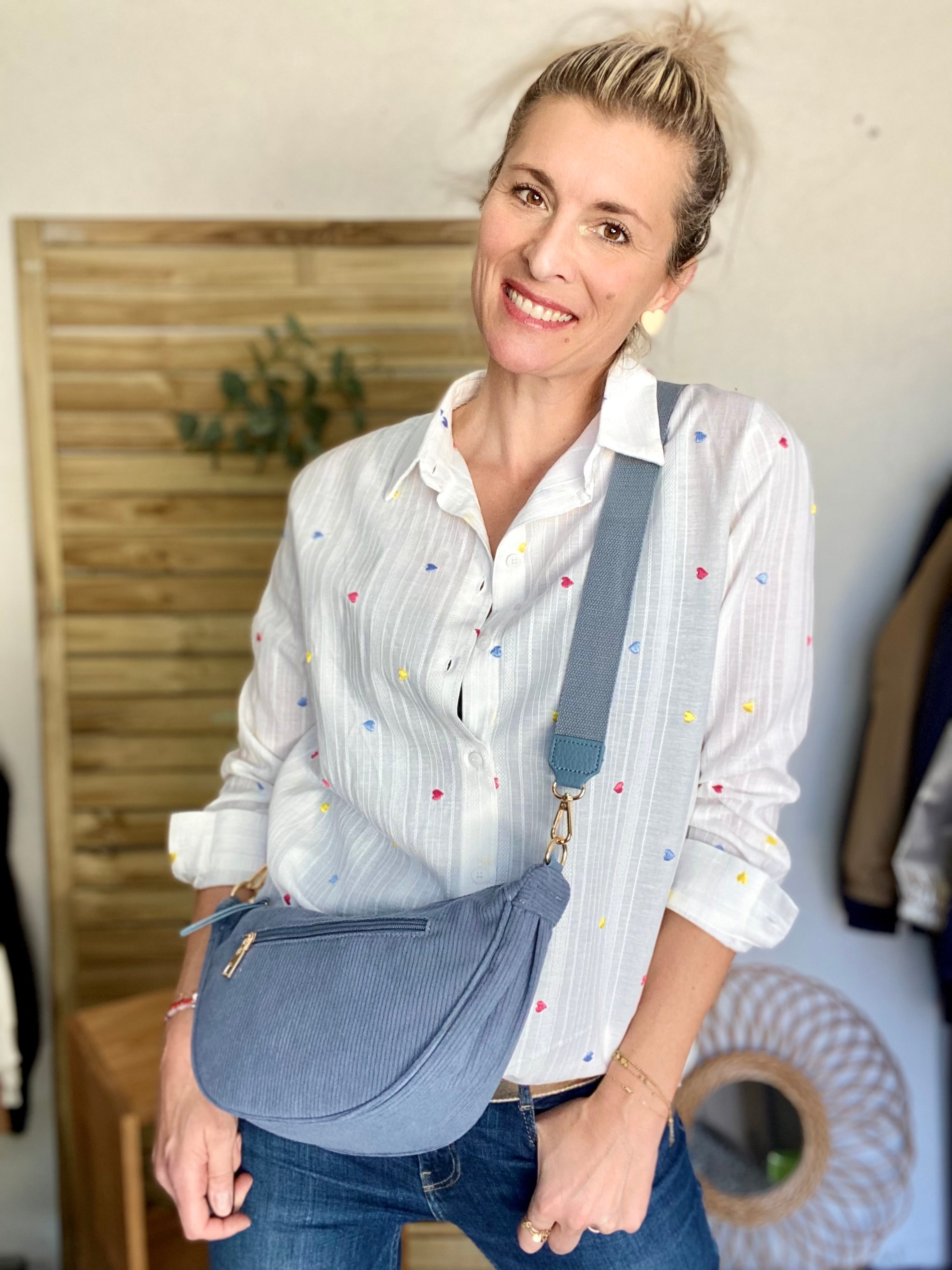 Chemise en coton avec cœurs brodés LÉA - FIN DE SÉRIE