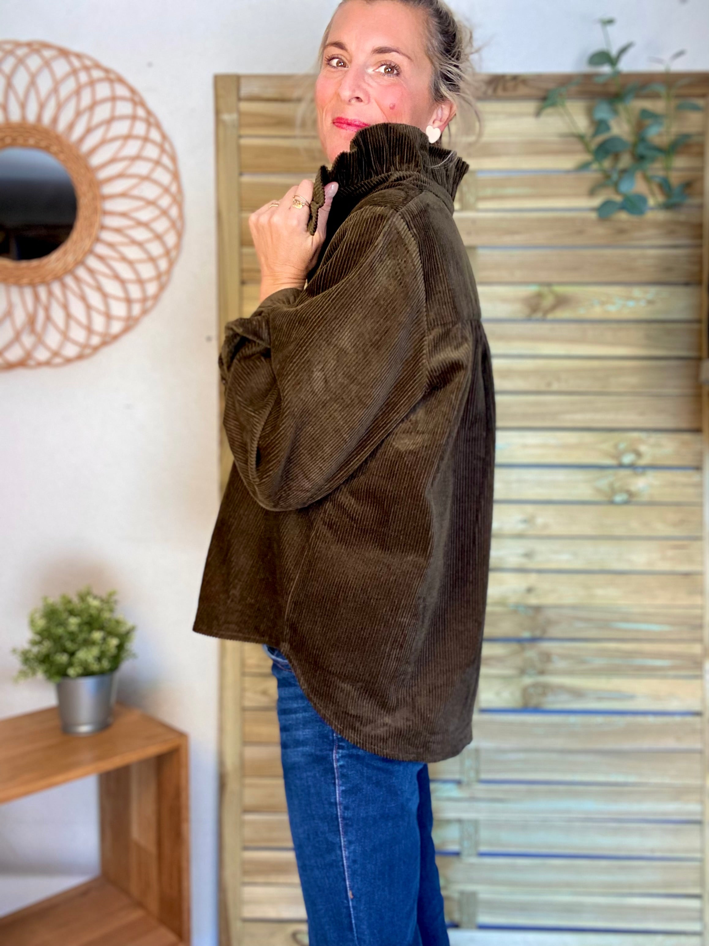 Veste / Chemise en coton, col victorien volanté YVONNE - Velours Kaki