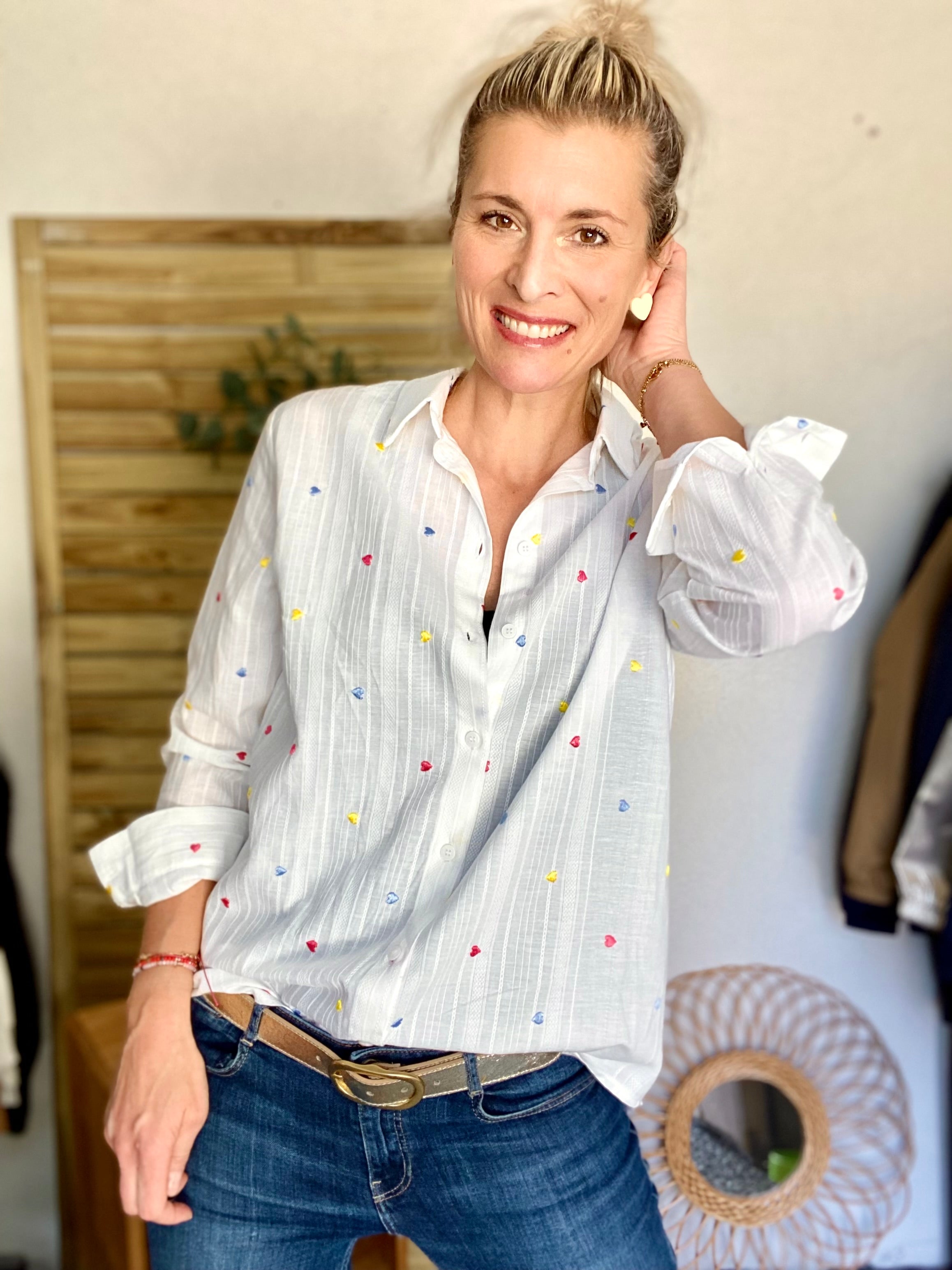 Chemise en coton avec cœurs brodés LÉA - FIN DE SÉRIE