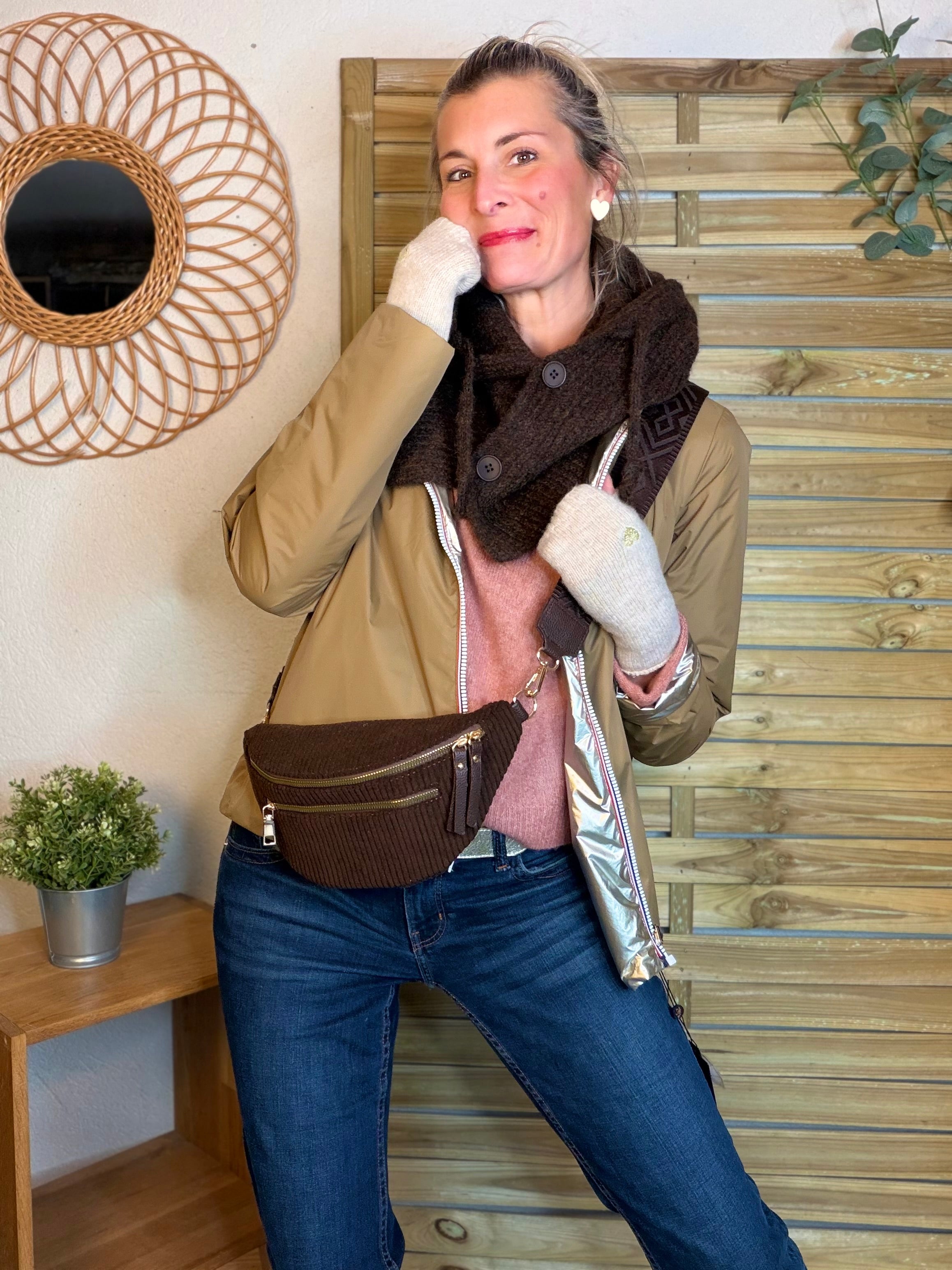 Col cagoule LORIE en maille avec bouton - Chocolat