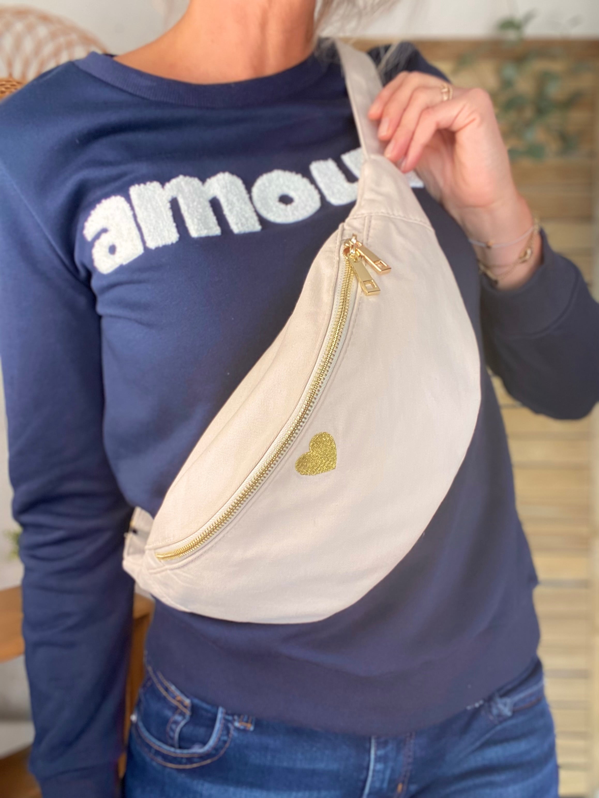 Sac banane en coton Coeur brodé 💛 CASSIDY - Écru