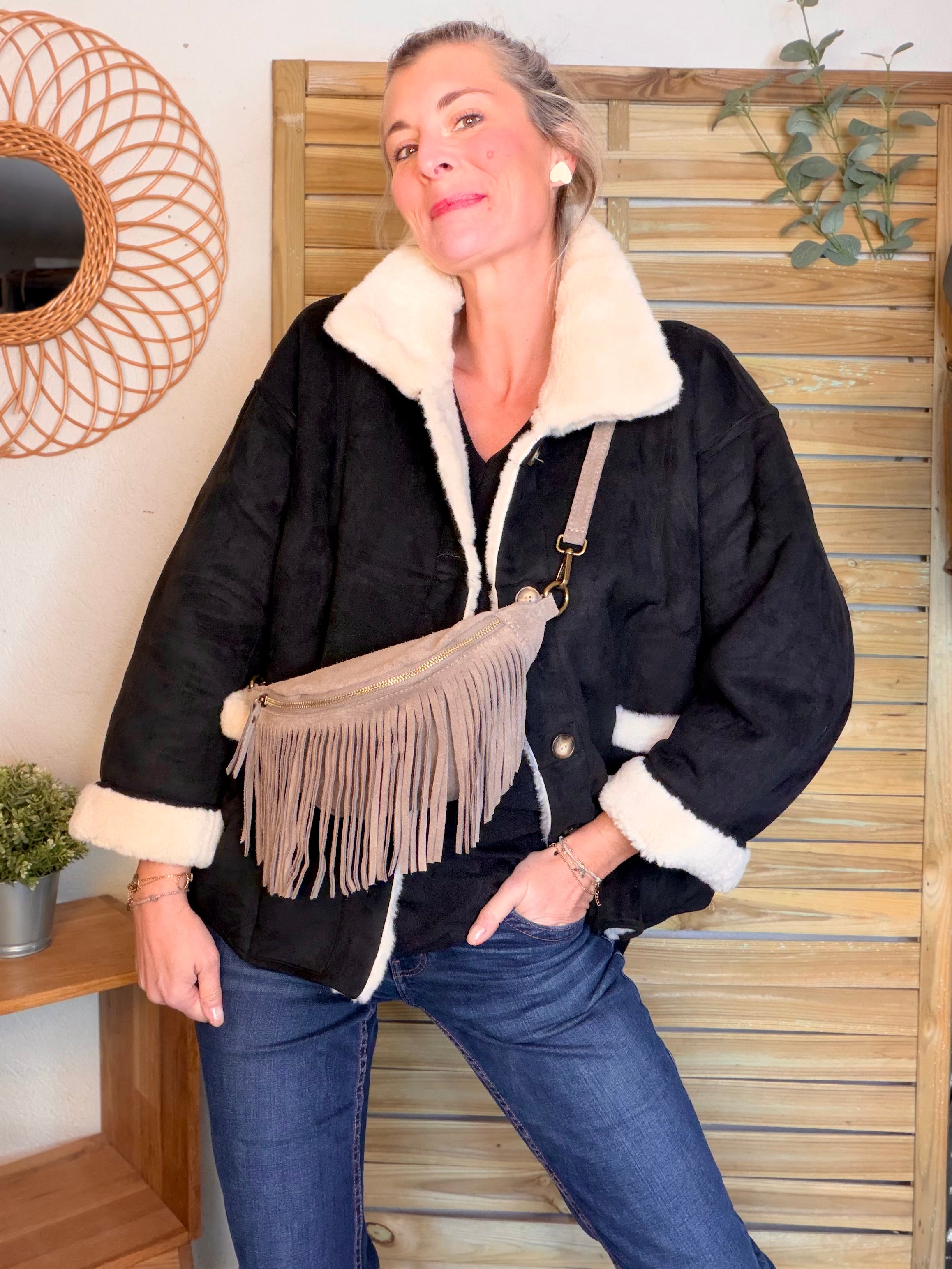 Sac banane avec franges en cuir daim - PIETRA - Taupe