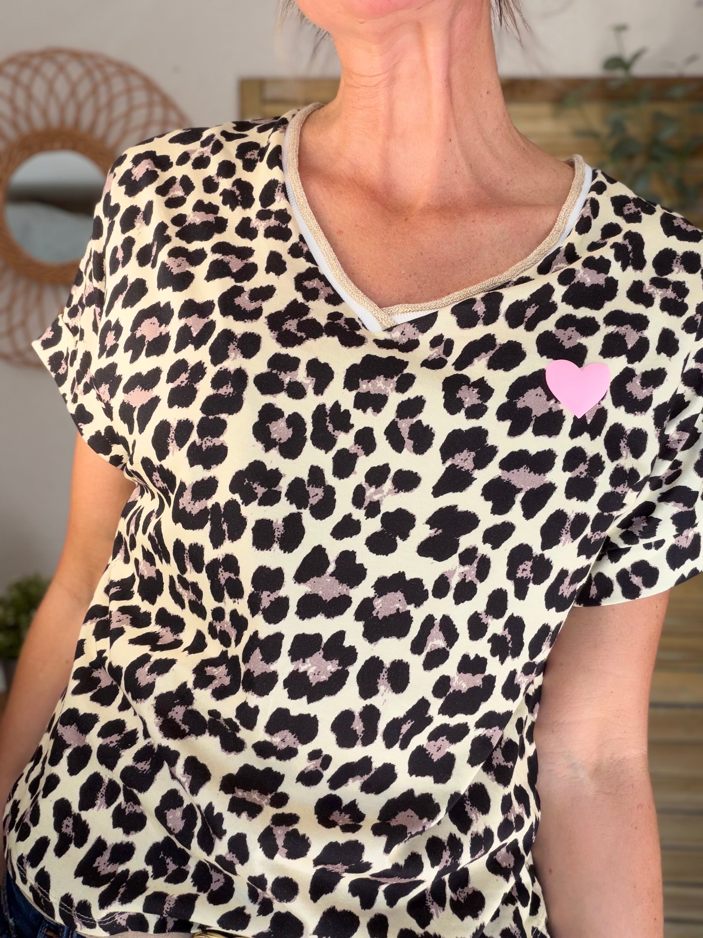 Top léo col V cœur 🩷 CLAUDIA Léo Jaune clair