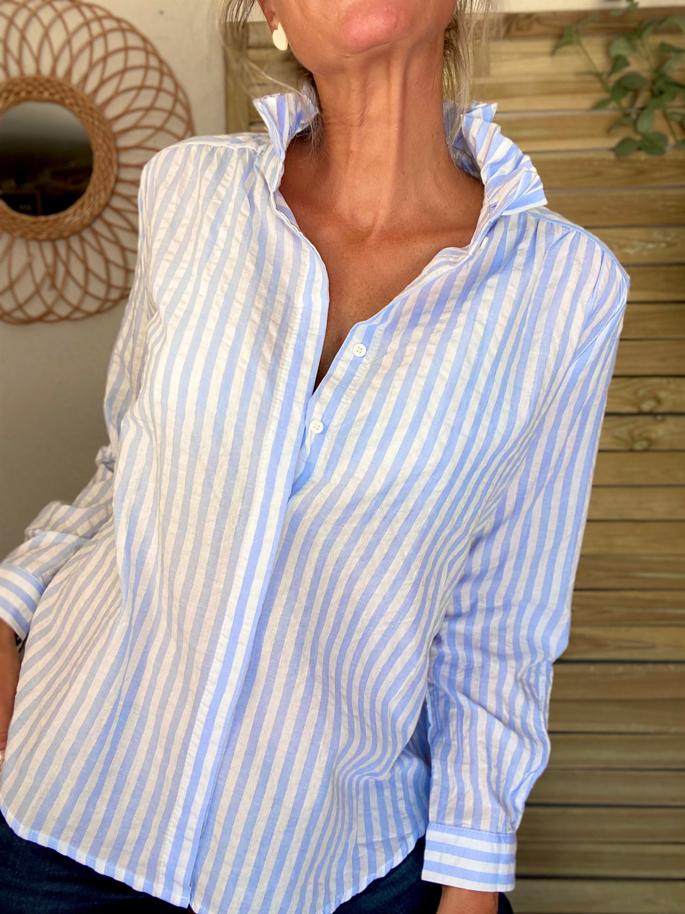 Chemise à rayures bleues, col volanté CHARLOTTE