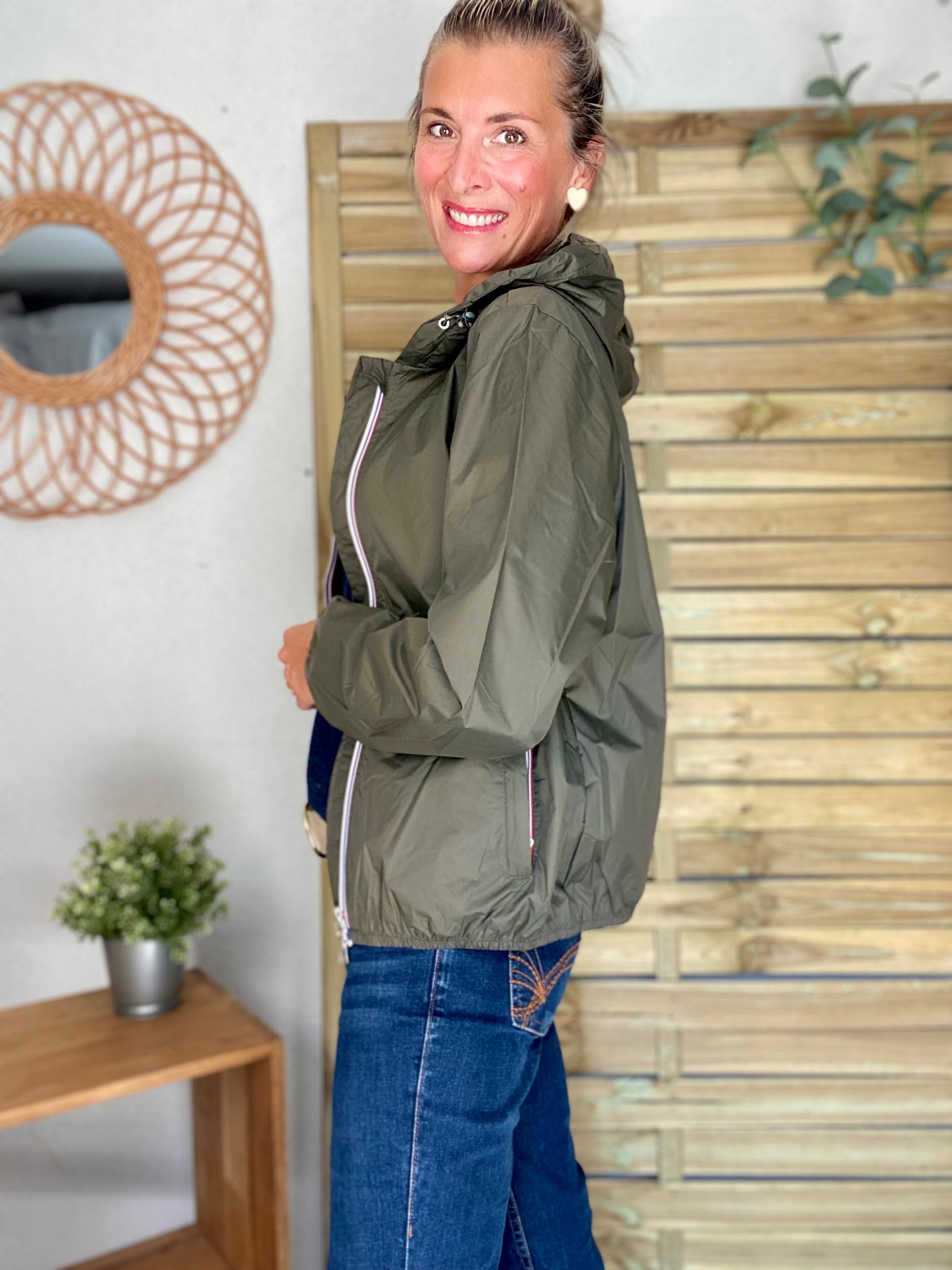 Coupe vent imperméable ANNA COURT Kaki - LAURA JO - DÉSTOCKAGE sur Tailles L et XL