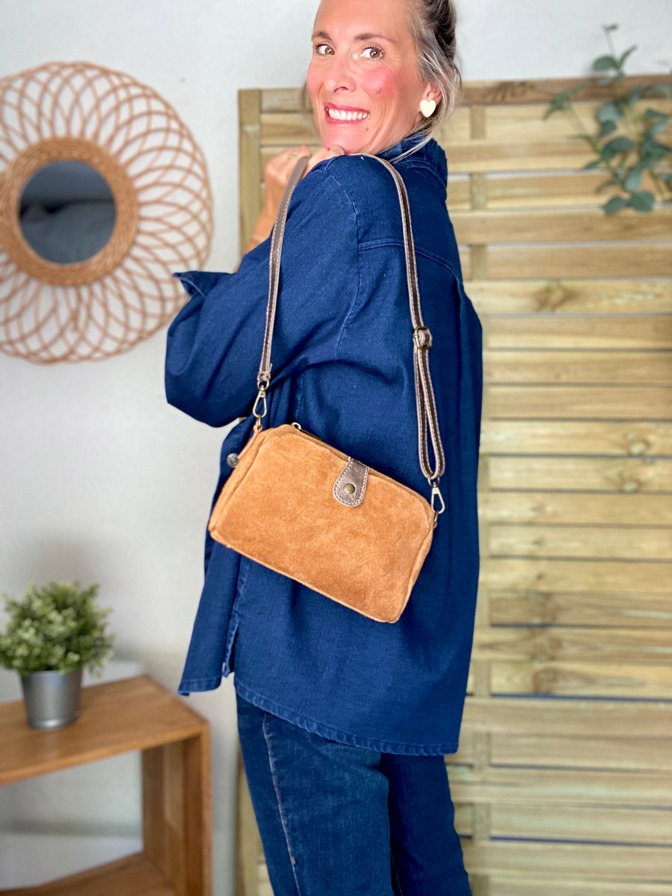 Sac bandoulière en cuir EZRA - Camel/Bronze