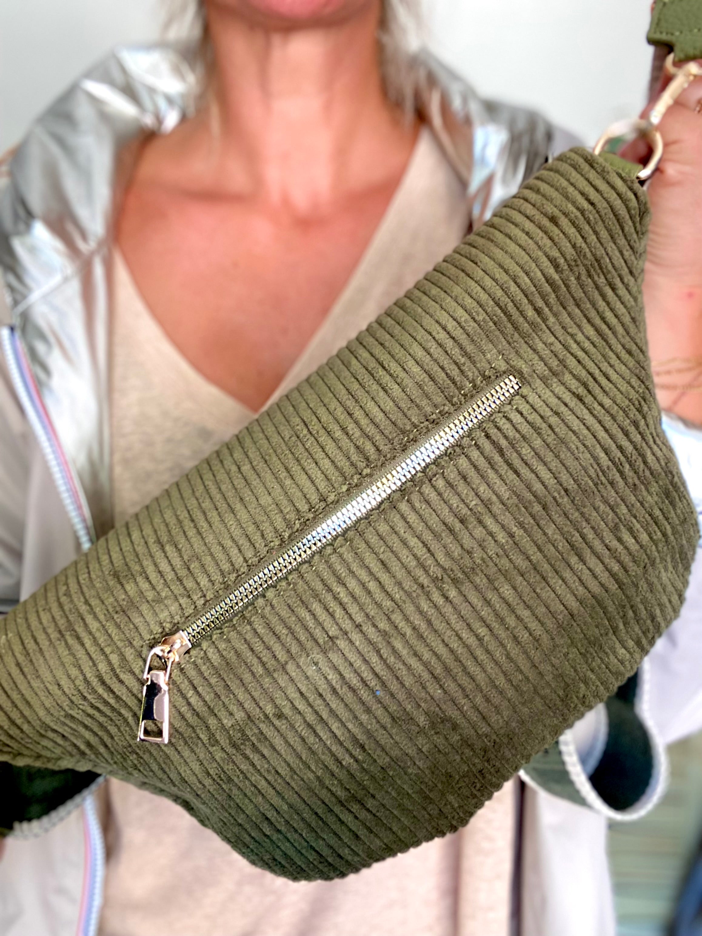 Sac banane XL en velours côtelé 2 zips et sangle fantaisie - WENDY - Kaki