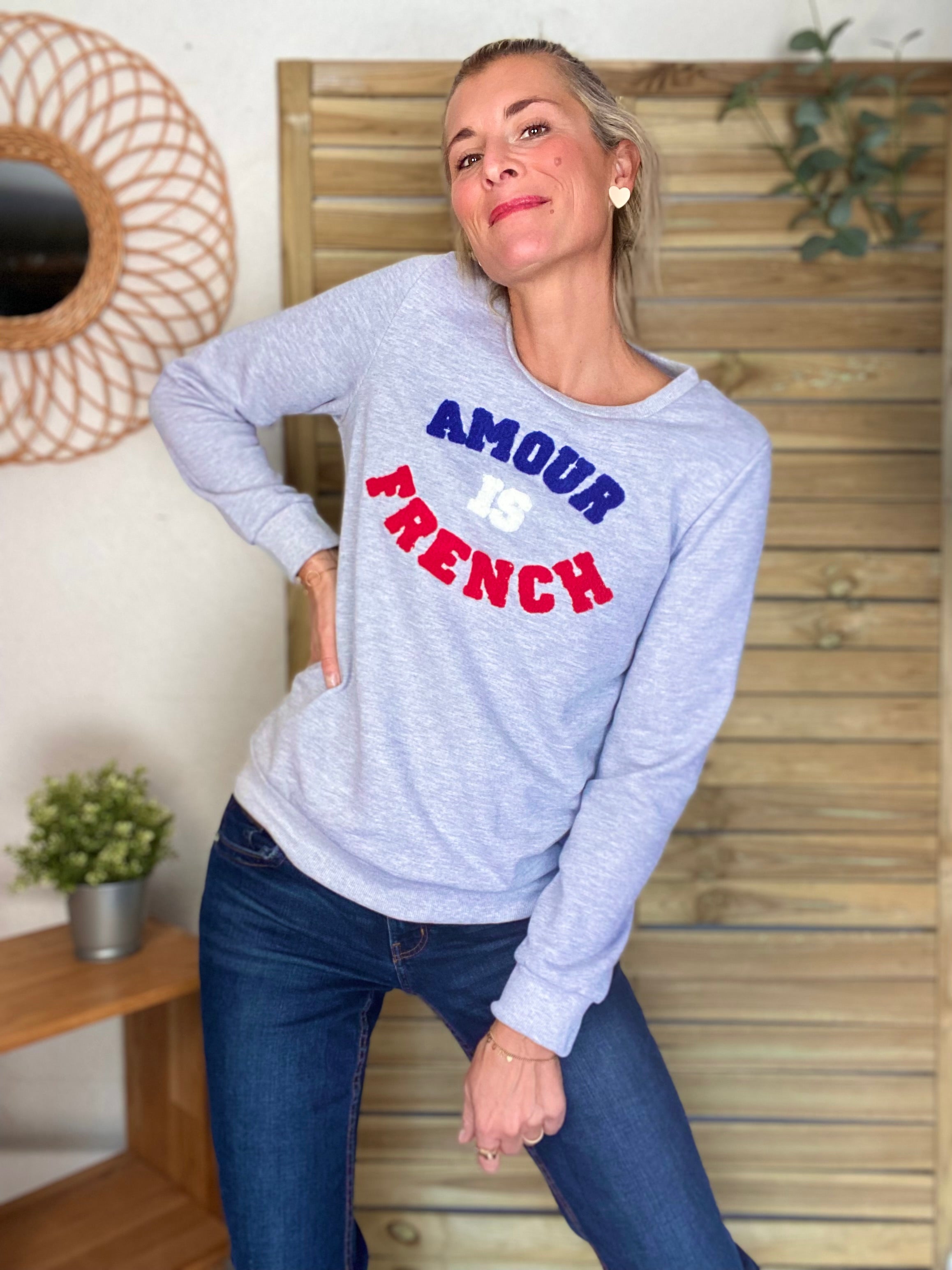 Sweat AMOUR IS FRENCH - OPHELIA - Gris / Tricolore 🇫🇷
