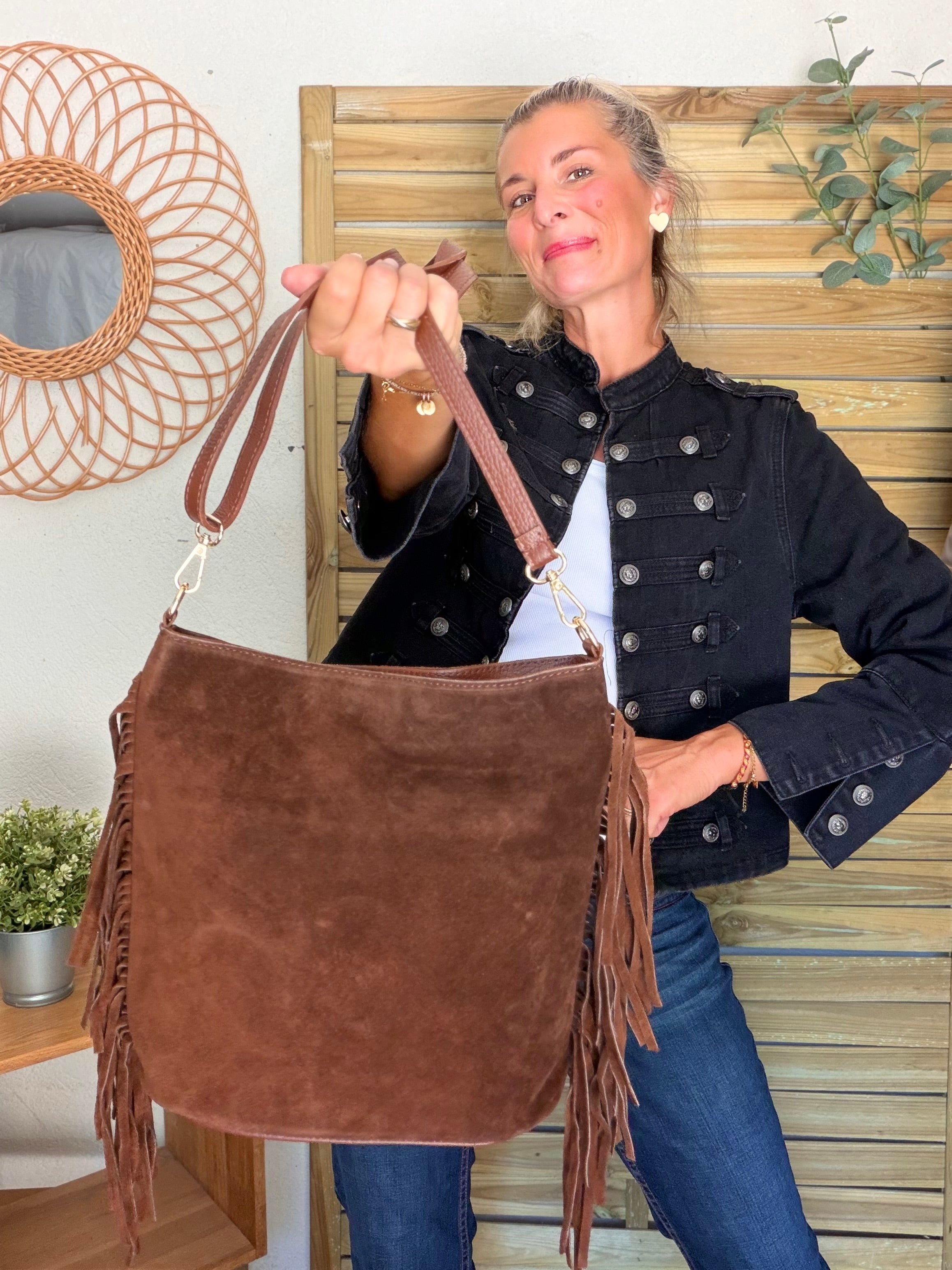 Sac seau en cuir daim avec franges KYLIE - Camel foncé (Café)
