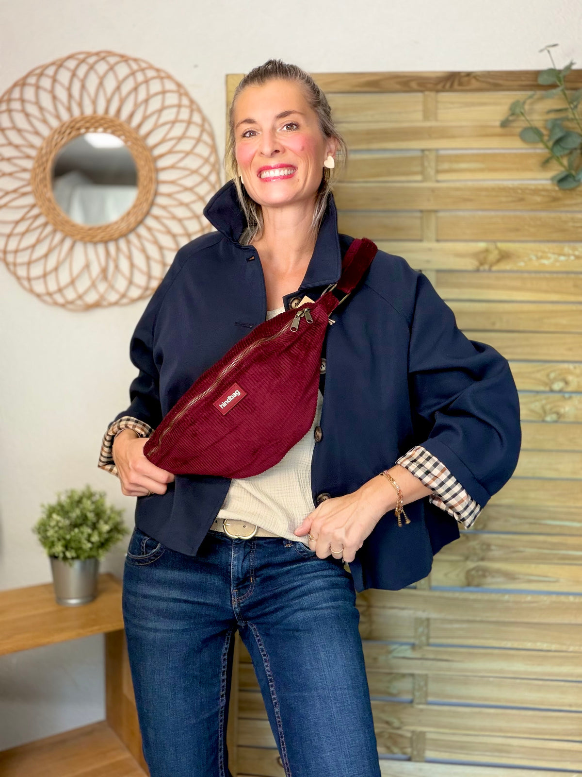HINDBAG SASHA - Sac banane Velours Bordeaux