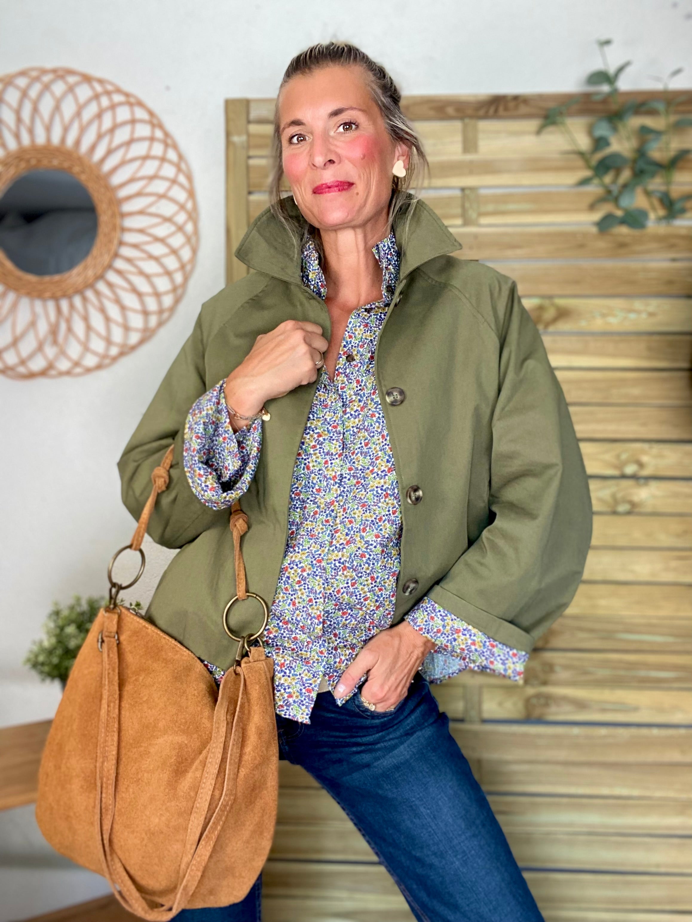 Chemise imprimée Liberty bleu, col victorien volanté CHARLOTTE