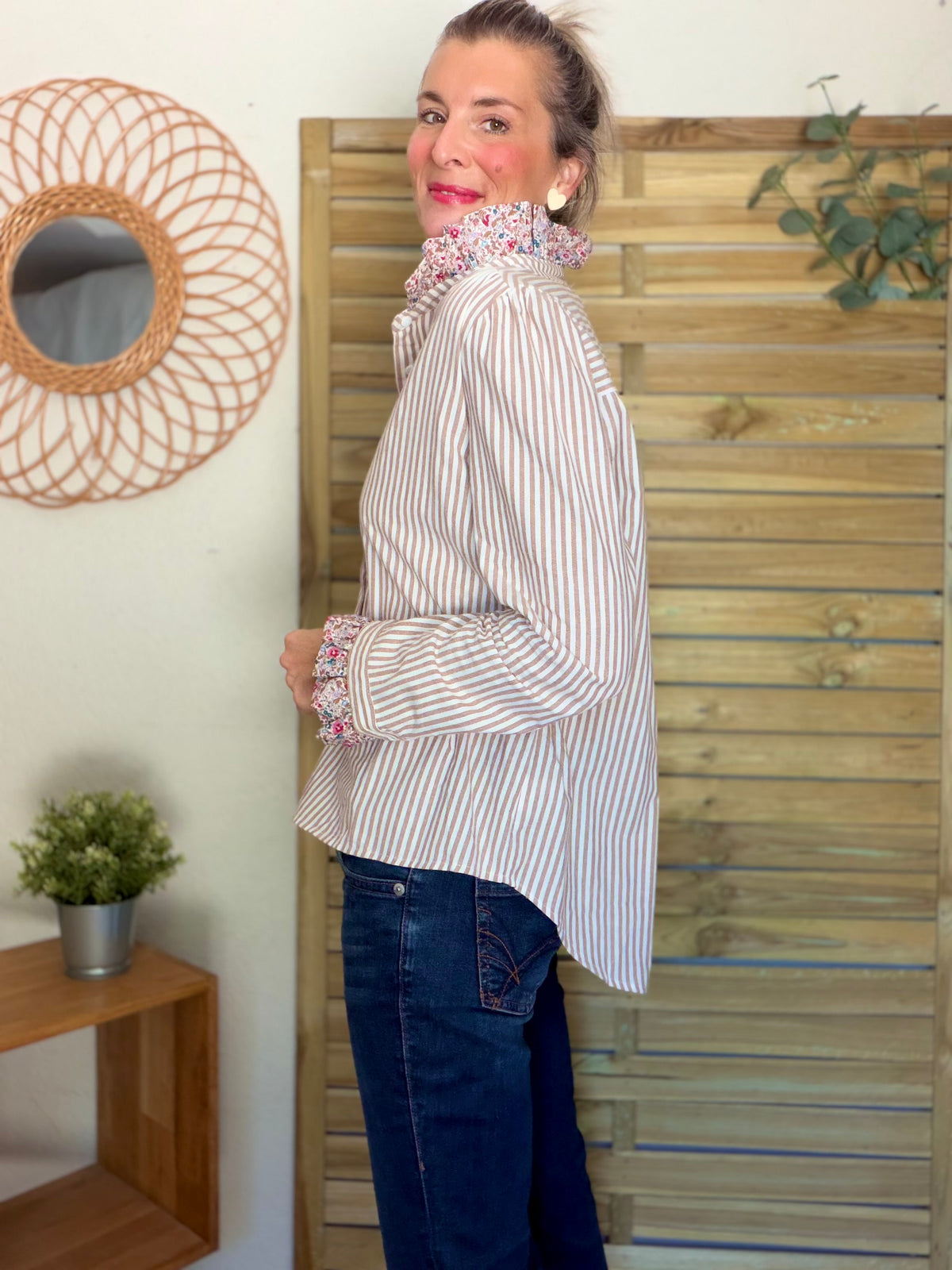 Chemise rayée Camel clair, col victorien Liberty MAEVA