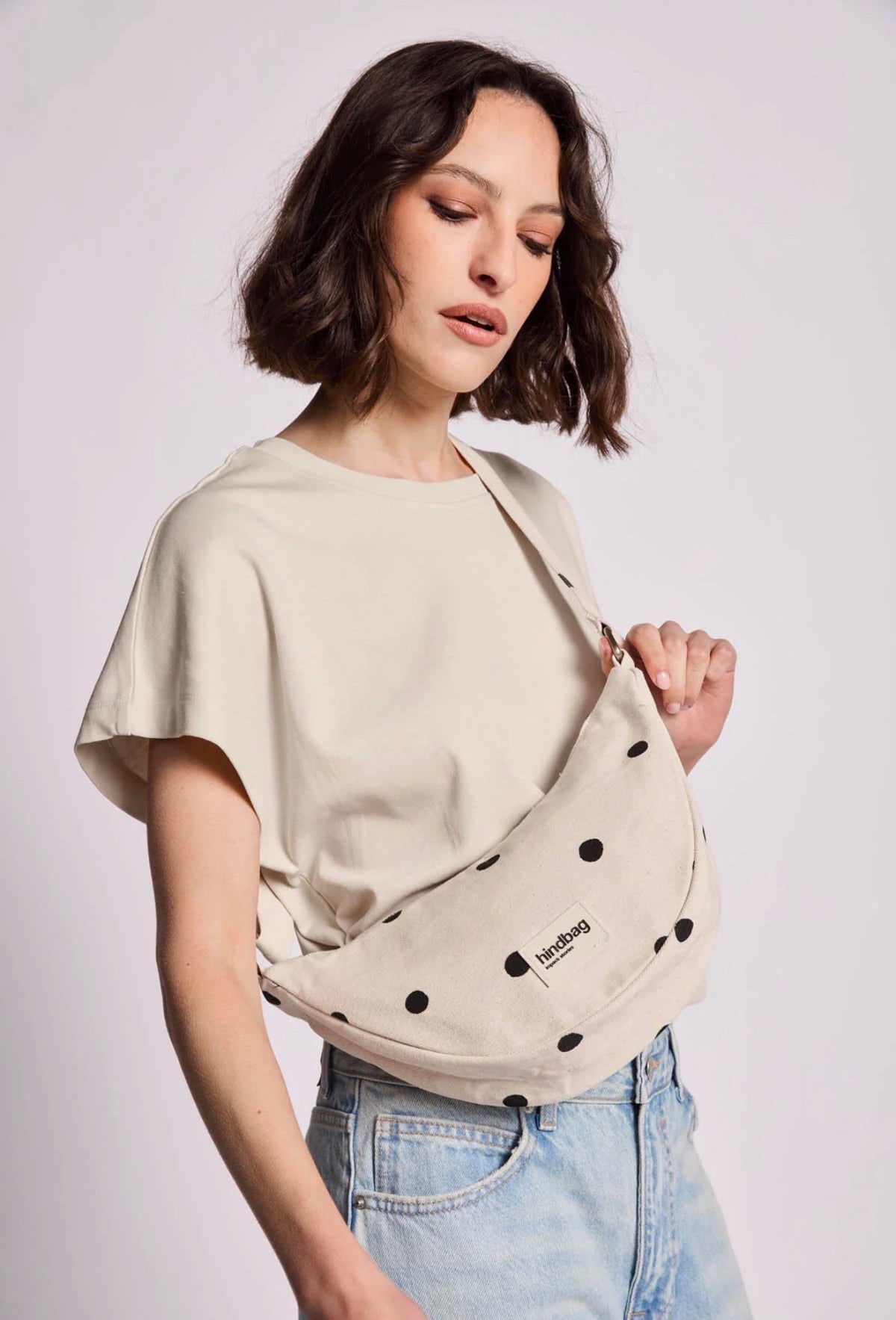 HINDBAG ANDRÉA - Sac banane demi-lune Pois écrue