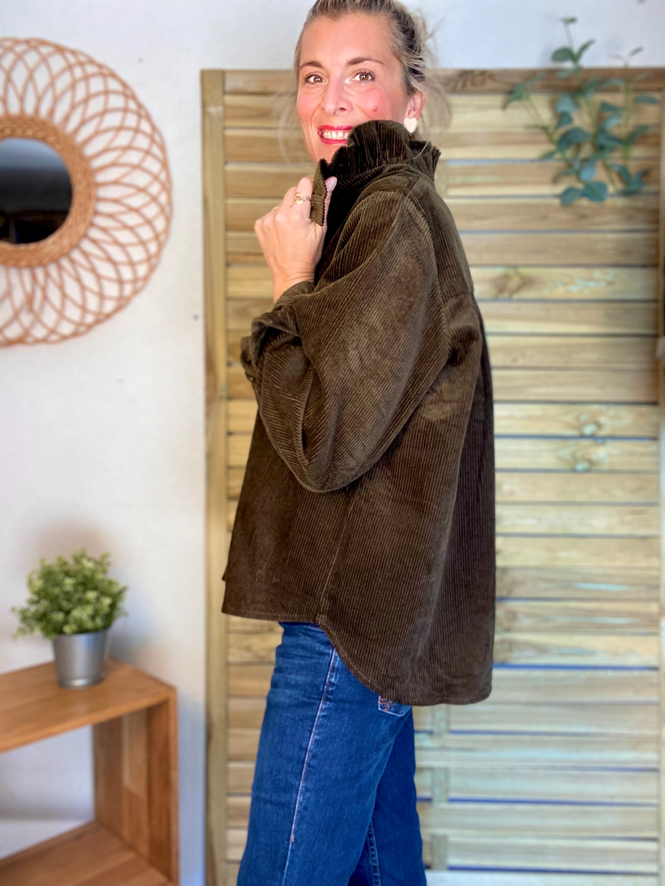 Veste / Chemise en coton, col victorien volanté YVONNE - Velours Kaki