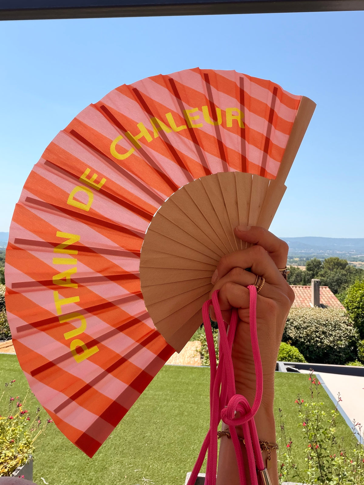 Éventail coloré à message avec bandoulière