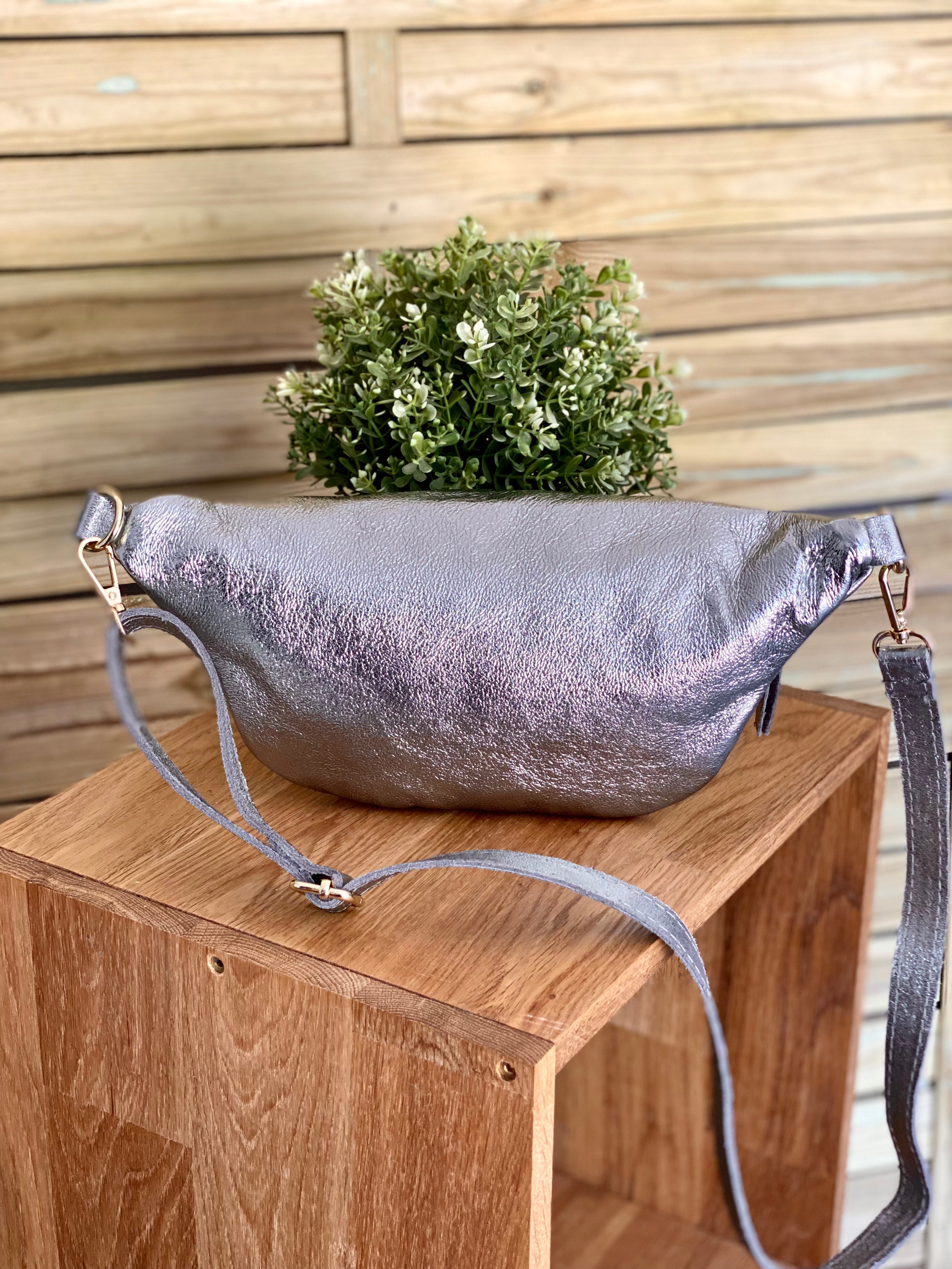 Sac banane en cuir irisé ERYN - Argent (9 coloris)