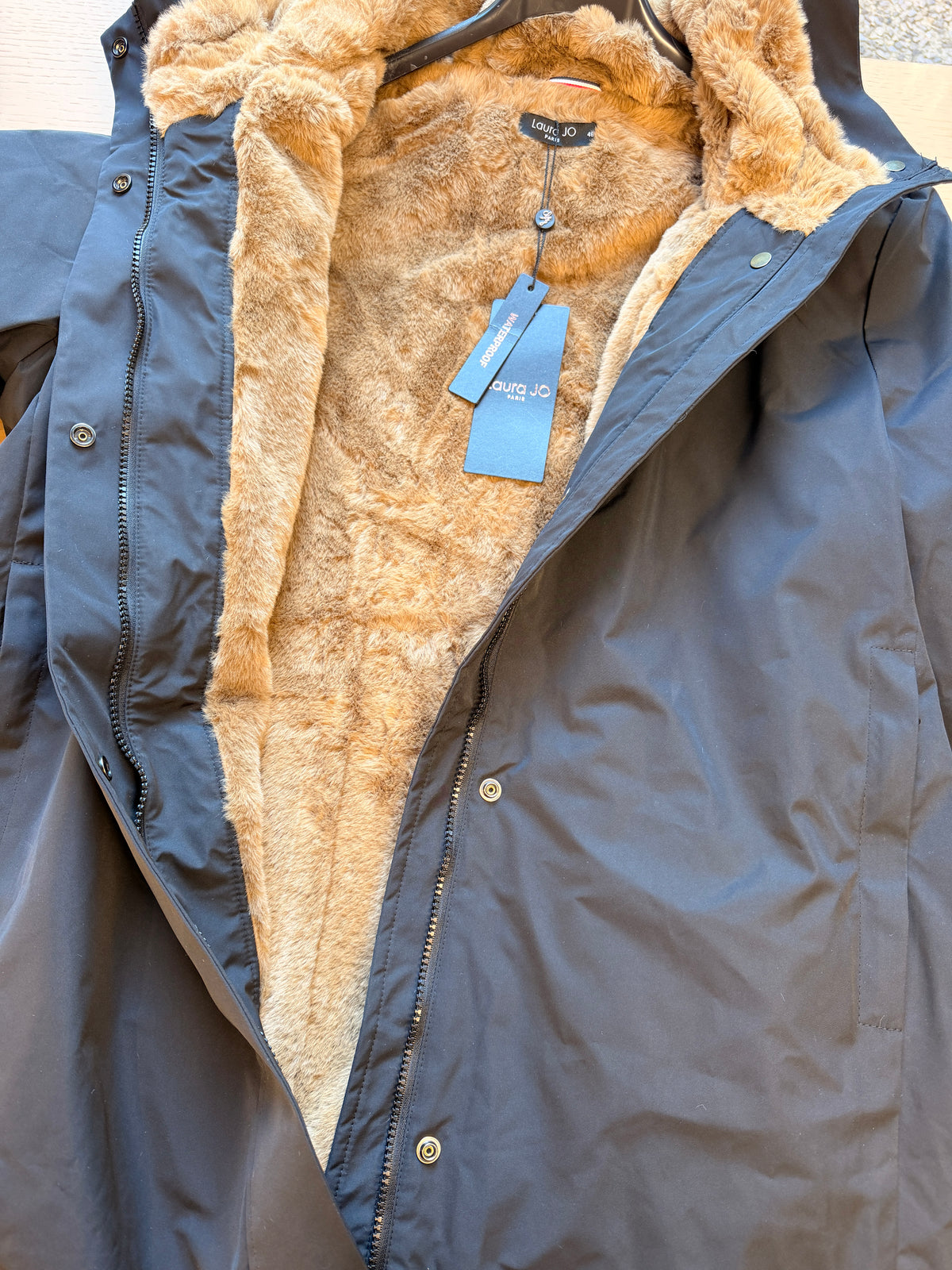 IMPERFECTION • LAURA JO - Parka fourrée imperméable AMBRE LONG - Noir / Camel • Taille 46