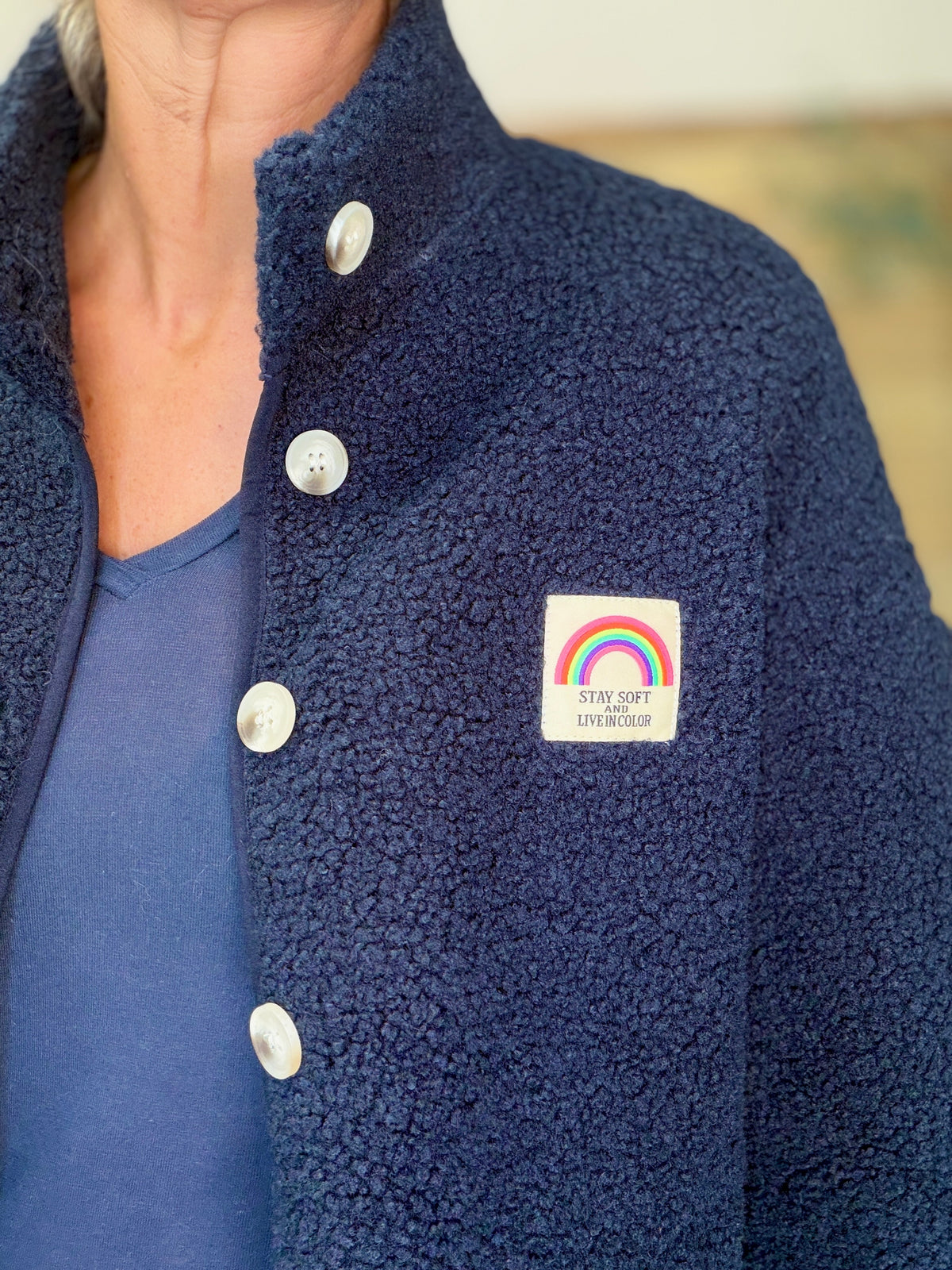 Veste Sherpa boutonnée écusson Arc-en-ciel ÉNORA Bleu marine