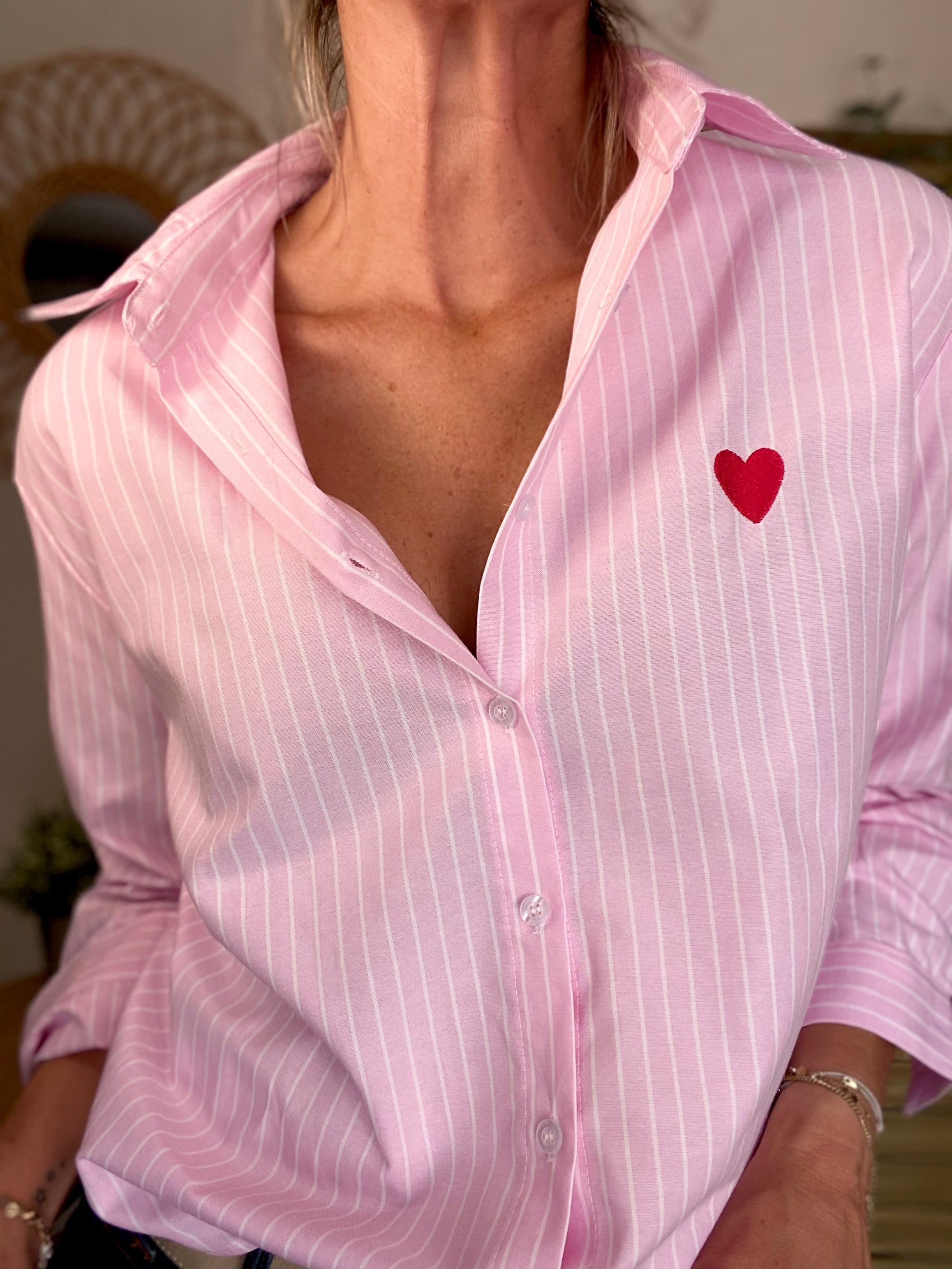 Chemise rose à rayures et coeur brodés rouge ❤️ MALLAURY