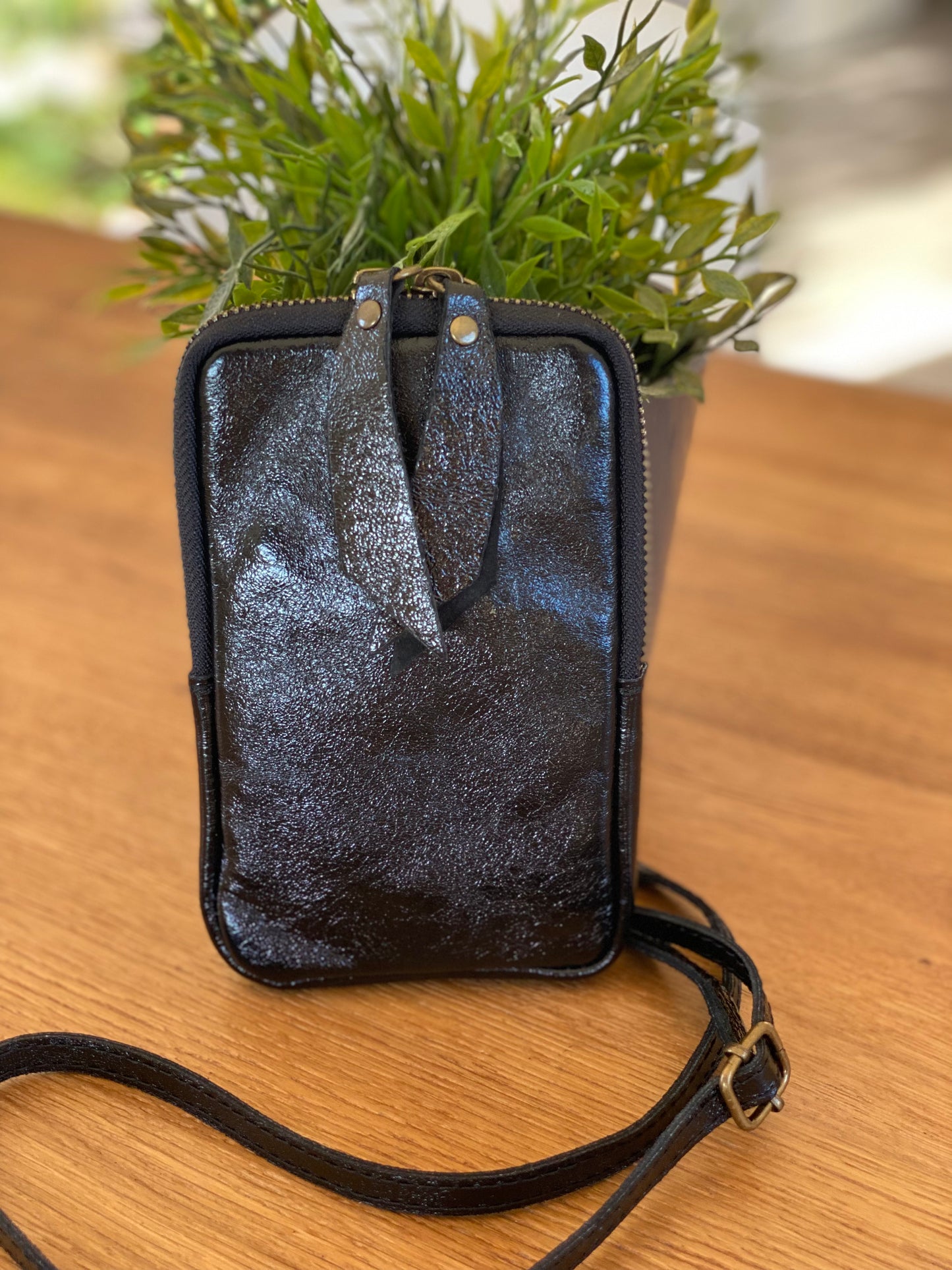 Pochette bandoulière pour téléphone en cuir irisé - STELLA - Noir (9 coloris)
